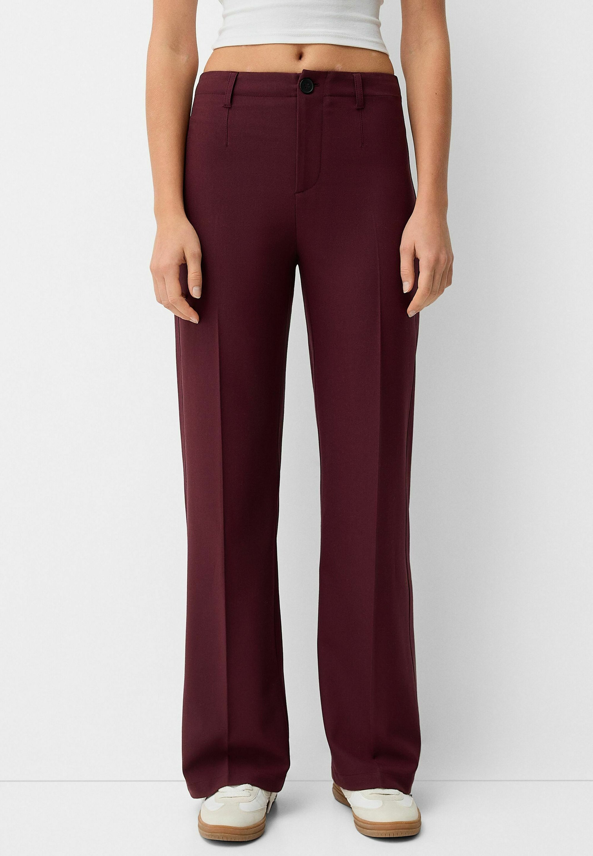 Pantalon Bershka à jambes larges et coupe ajustée - bordeaux