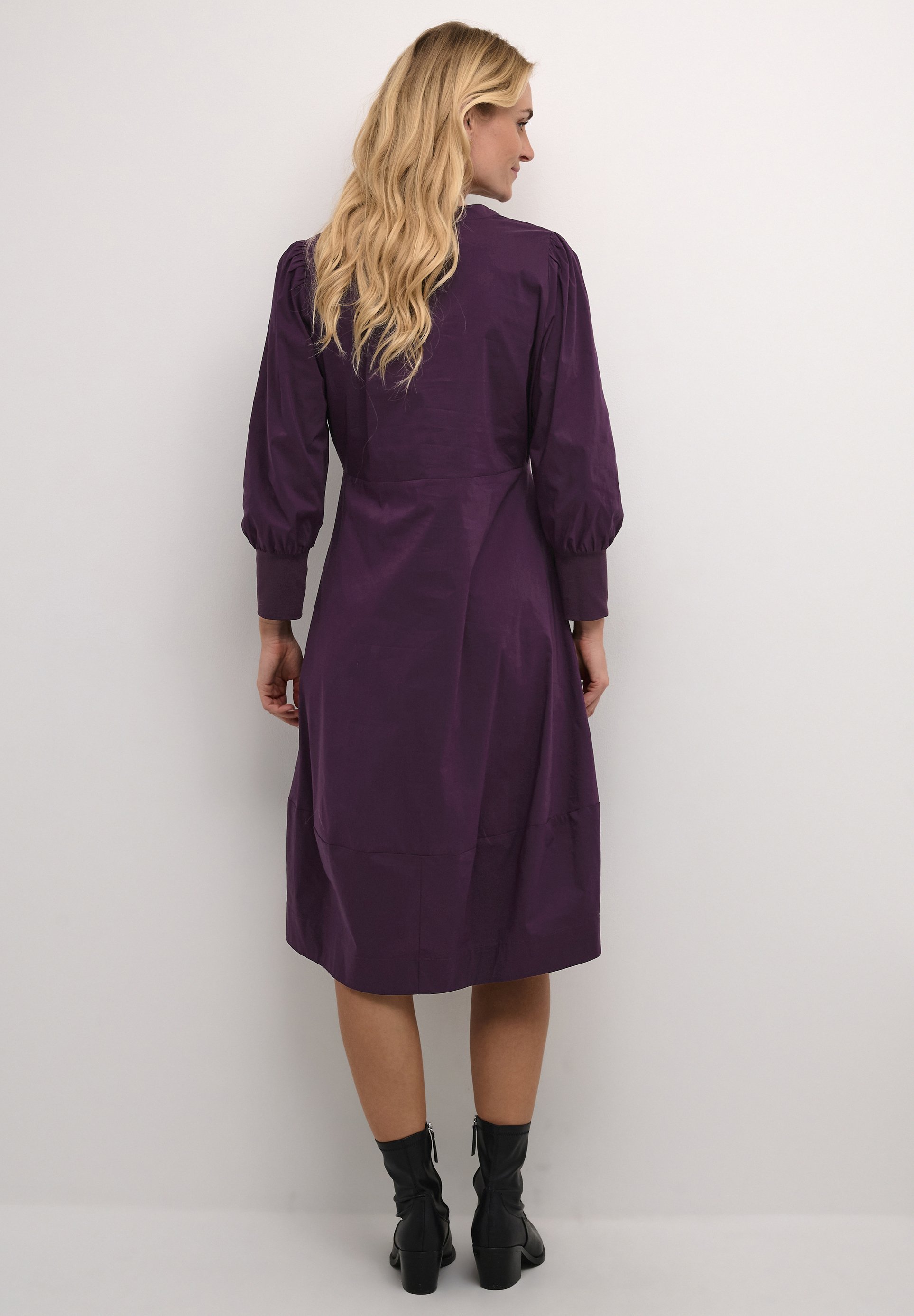 ANTOINETT 3/4 VARRUKAGA SÄRKKLEIT - VEINEMAITSEGA