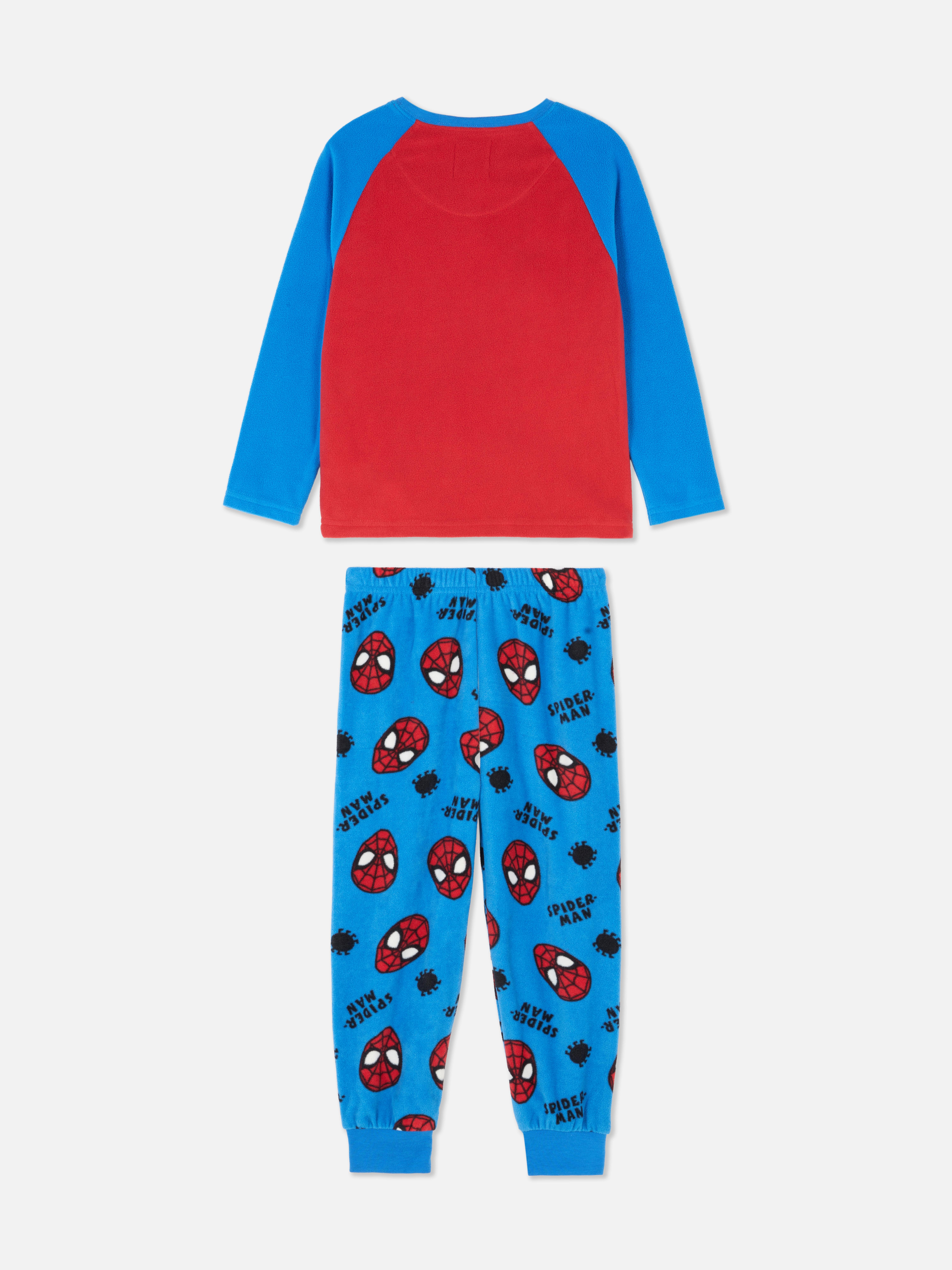 Marvel Spider-Man Fleece-Pyjama. Dieser warme Spider-Man-Pyjama bietet dir den perfekten Style als Comic-Fan.
