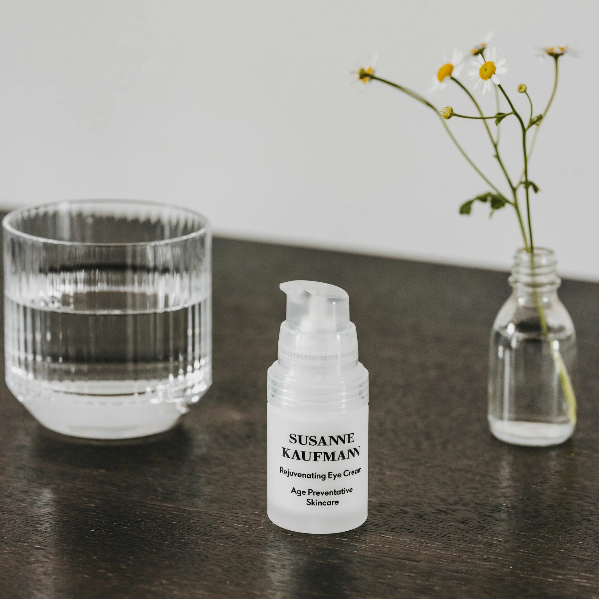 Cremă rejuvenator pentru ochi 15 ml - Susanne Kaufmann
