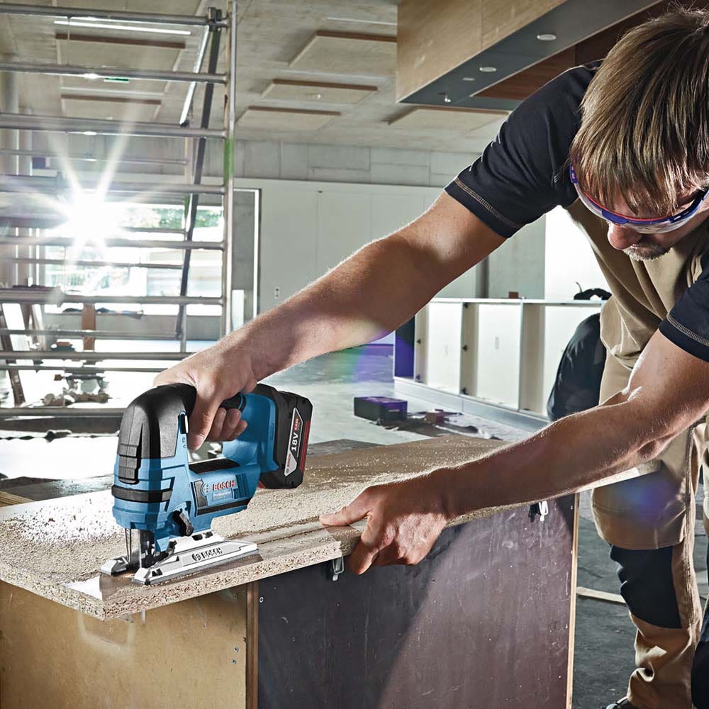 BOSCH 18V Akku-Stichsäge GST 18 V-LI B Skin 06015A6100