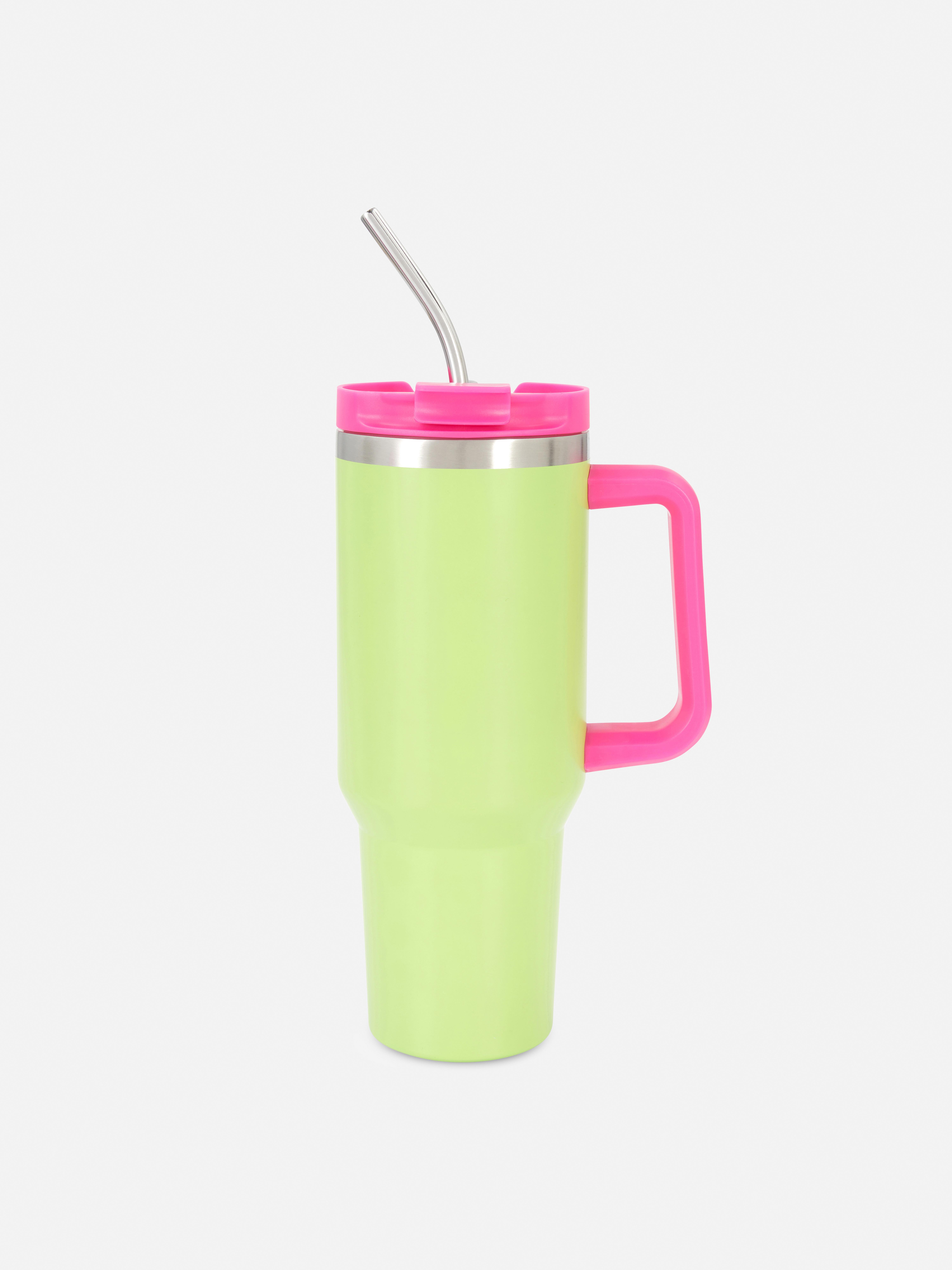 Cană de călătorie din oțel inoxidabil cu pai 1180 ml Potolește-ți setea cu stil cu această cană mare de călătorie de peste un litru.