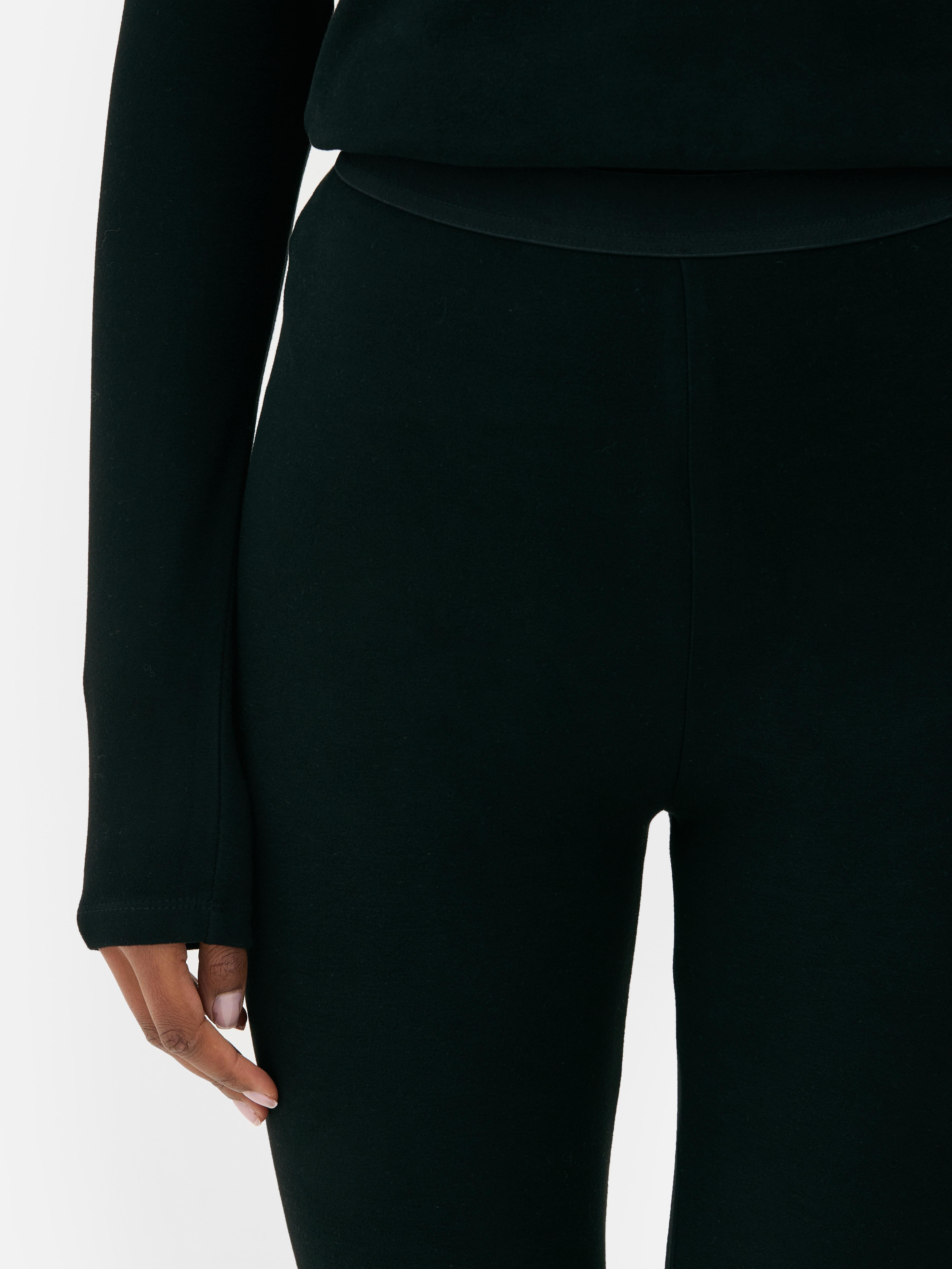 Thermofleece-Leggings. Hochgeschnittene Fleece-Leggings mit figurbetonter Silhouette.