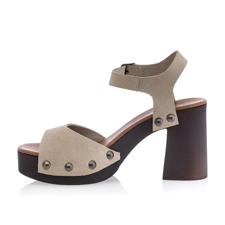 Μπεζ γυναικεία mules/τσόκαρα