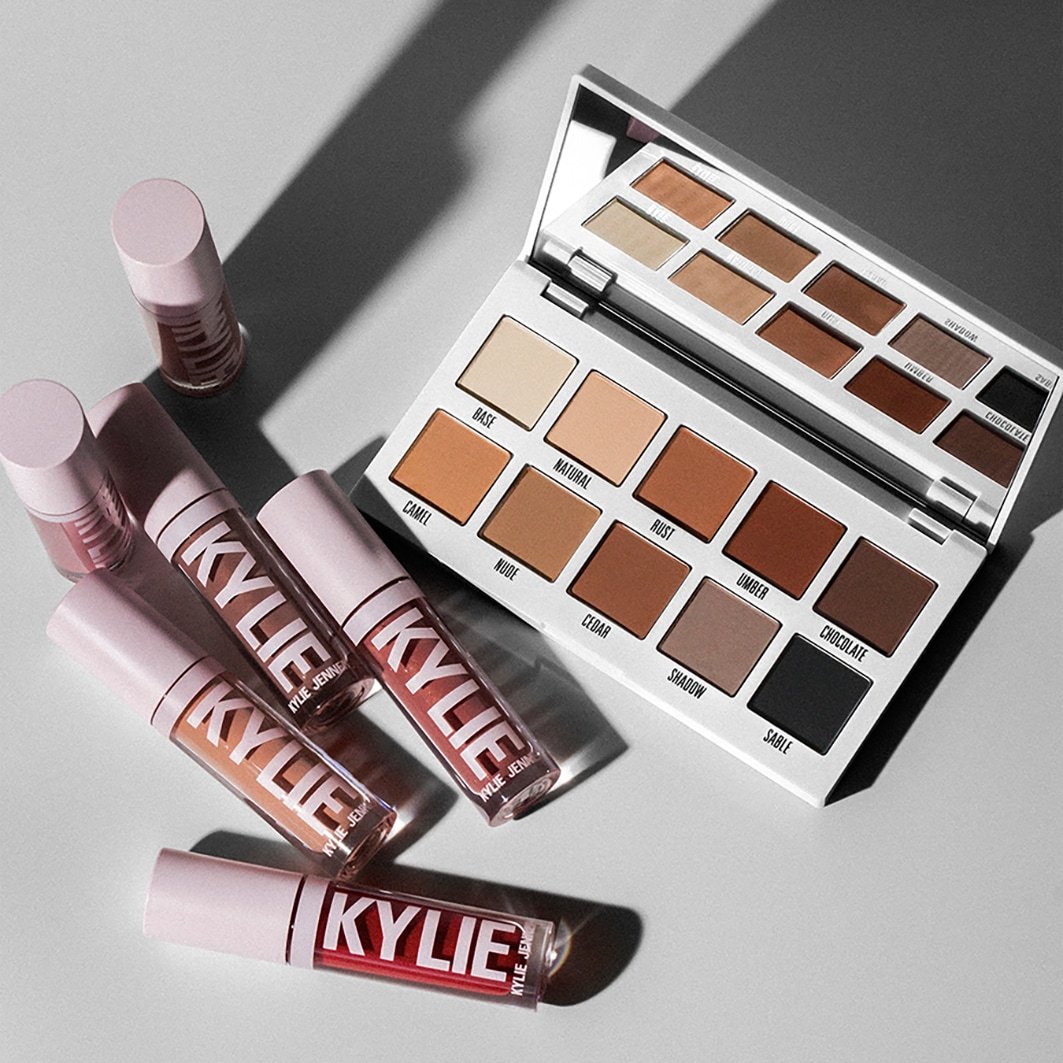 KYLIE COSMETICS Paleta sjenila za oči u prahu – Klasična mat paleta – 16 g