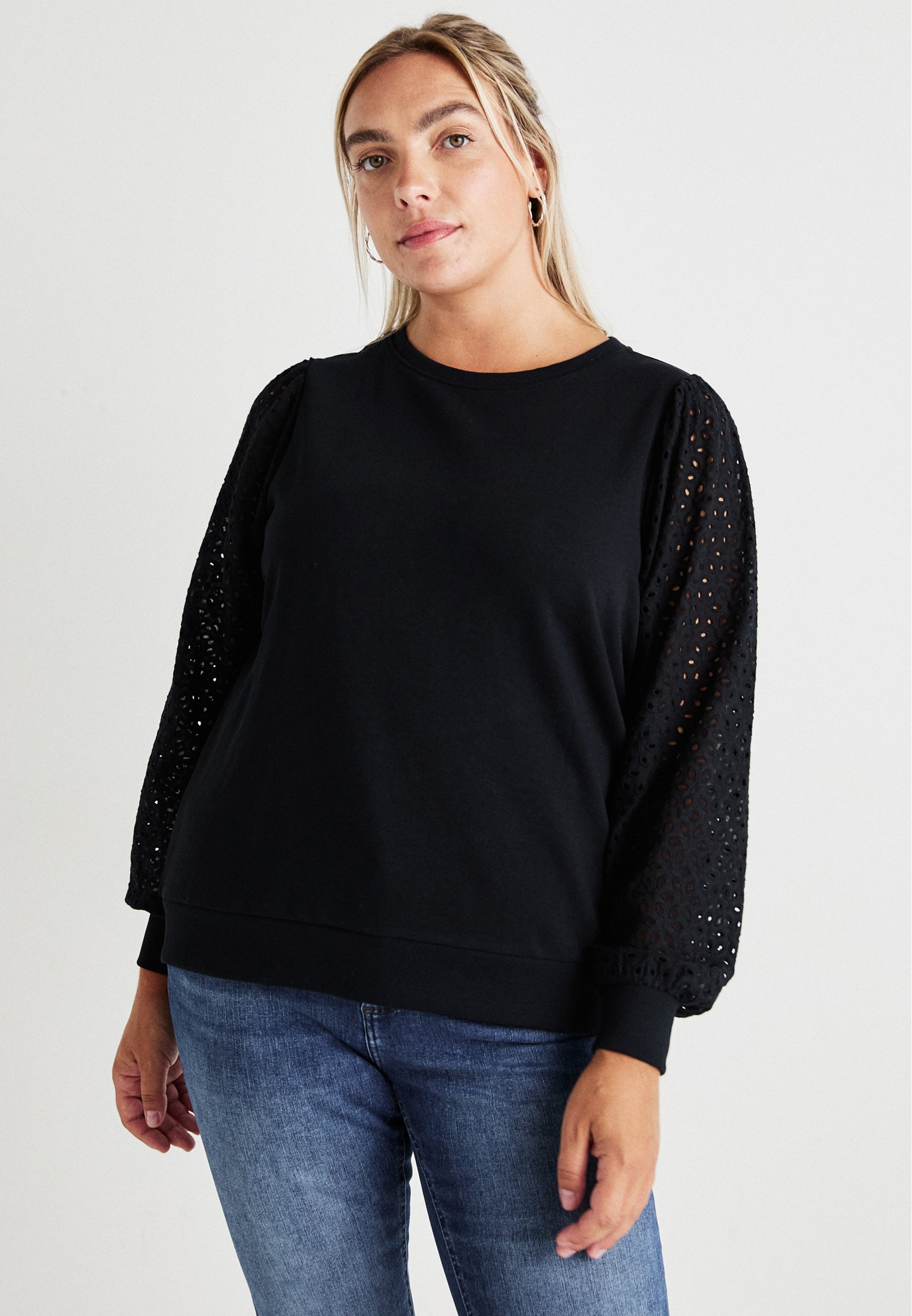 ONLY Carmakoma CARDONNA MIX ONECK - Mikina - black