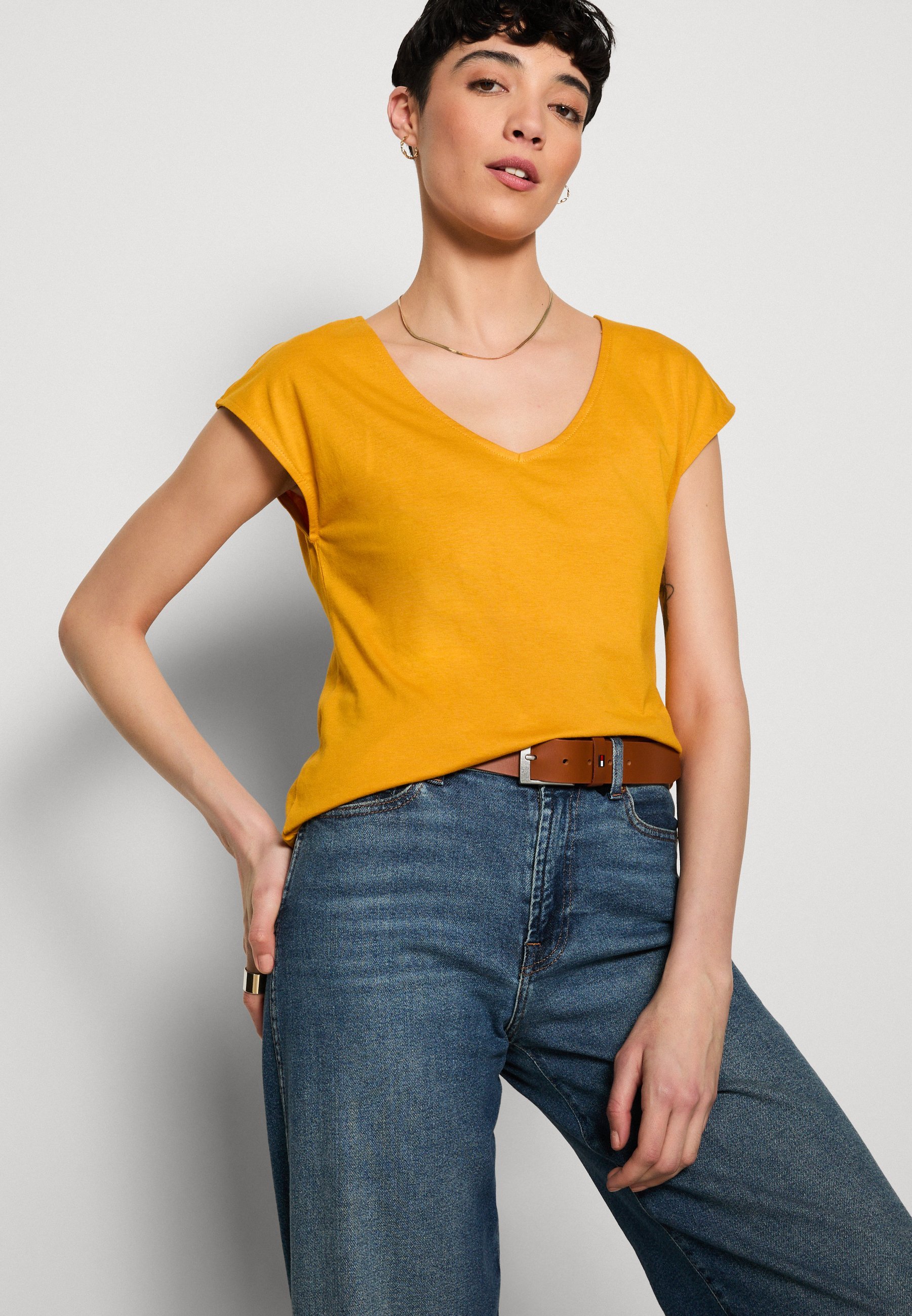 Anna Field Basic póló - aranysárga