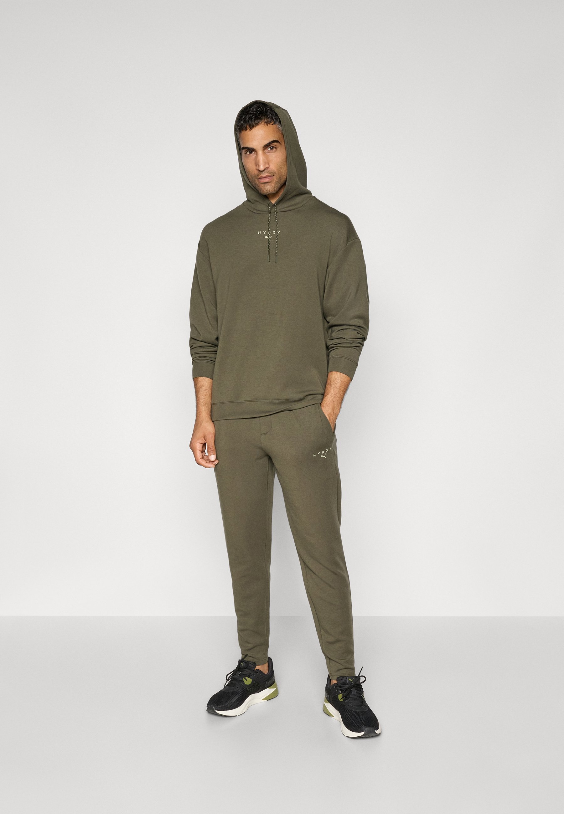Puma HYROX CLOUDSPUN ELEVATED PANT - Trainingsbroek - donker olijfgroen