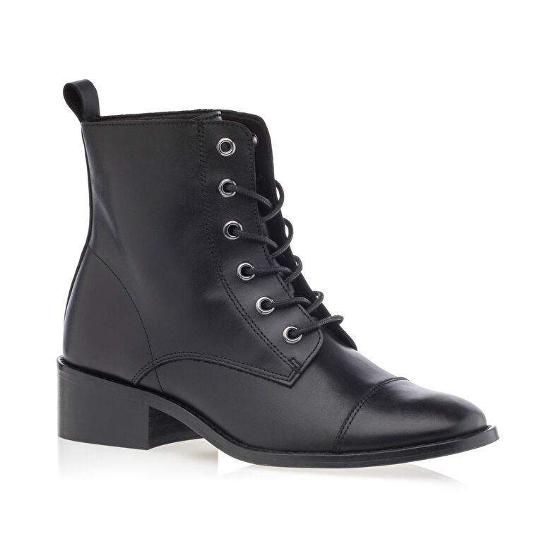 Schwarze Damenstiefel / Stiefeletten