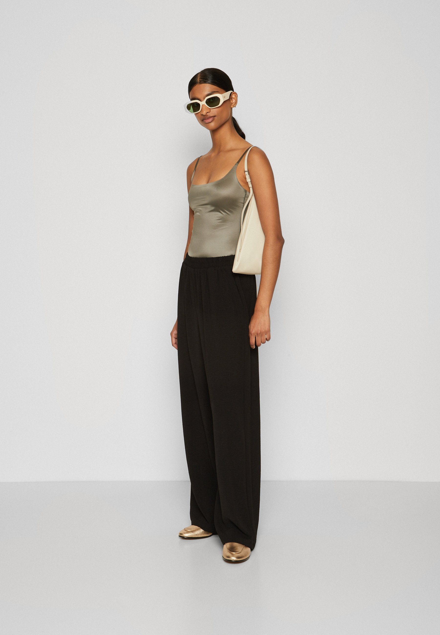 Vero Moda Petite VMALVA WIDE - Pantaloni - black
