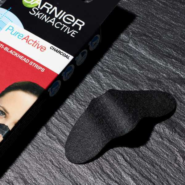 Benzi de nas Garnier Pure Active 4 cu cărbune anti-puncte negre
