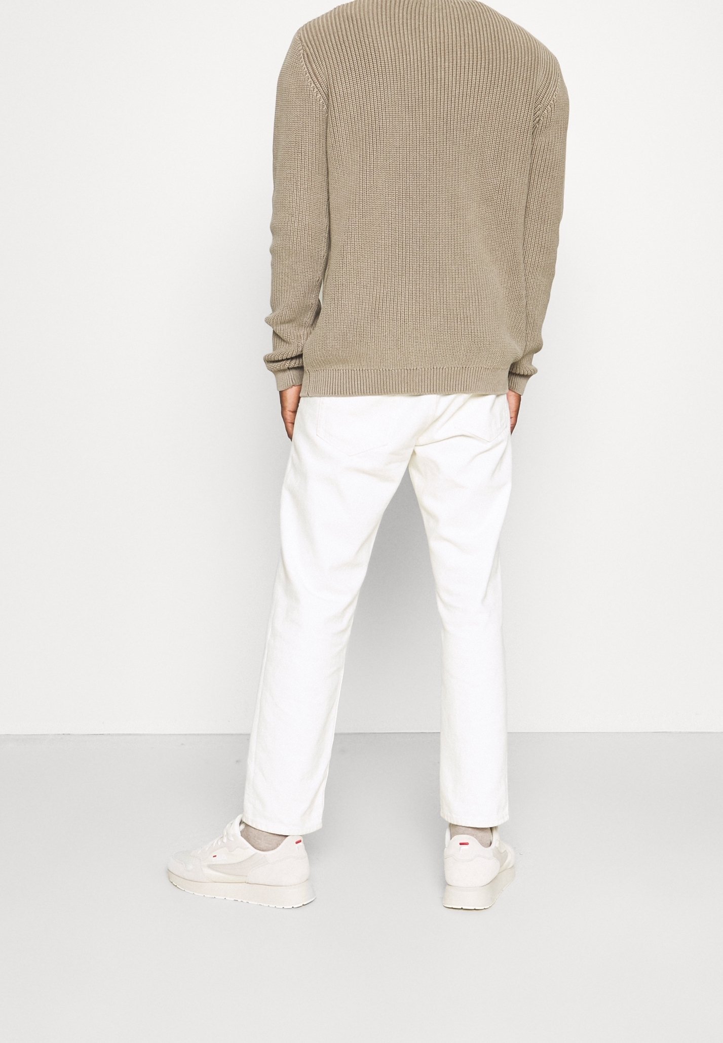 Maglione GIOVANI POETI - marrone
