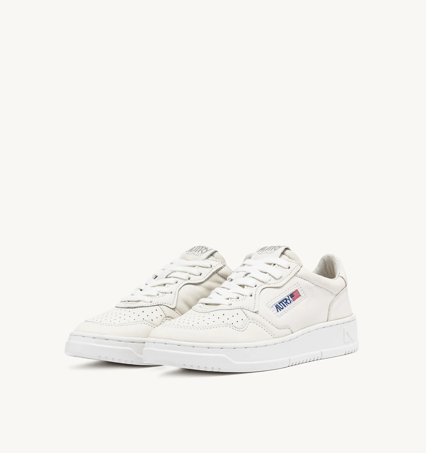 Adidași joși MEDALIST din piele de capră alb-optic