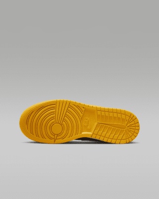 Air Jordan 1 Low Older Kids' Shoes