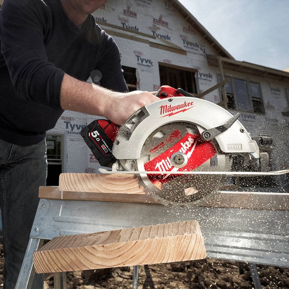 Fierăstrău circular fără perii Milwaukee de 18 V, 184 mm, M18BLCS66-0