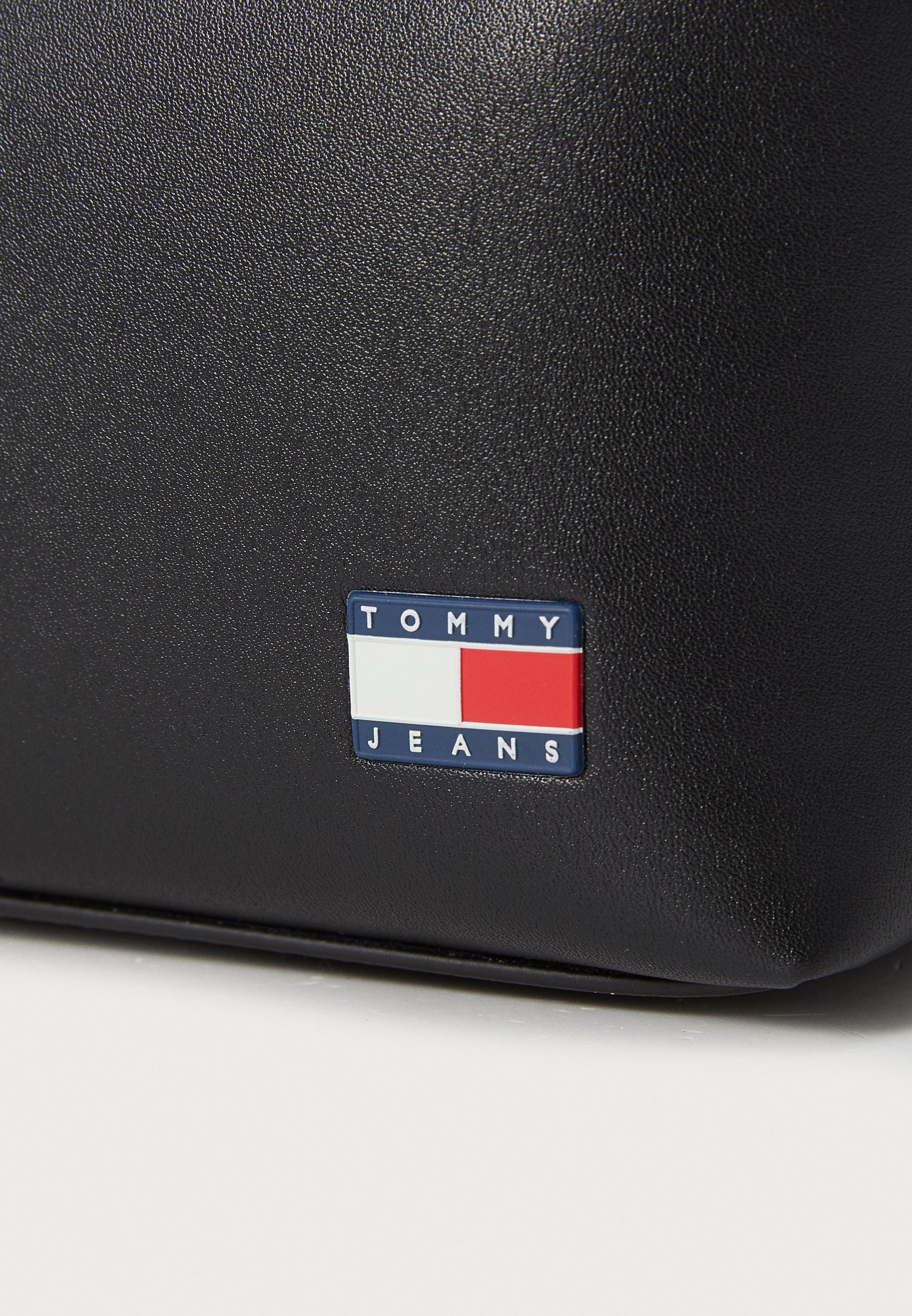 Tommy Jeans HERITAGE WASHBAG - Toilettas - zwart