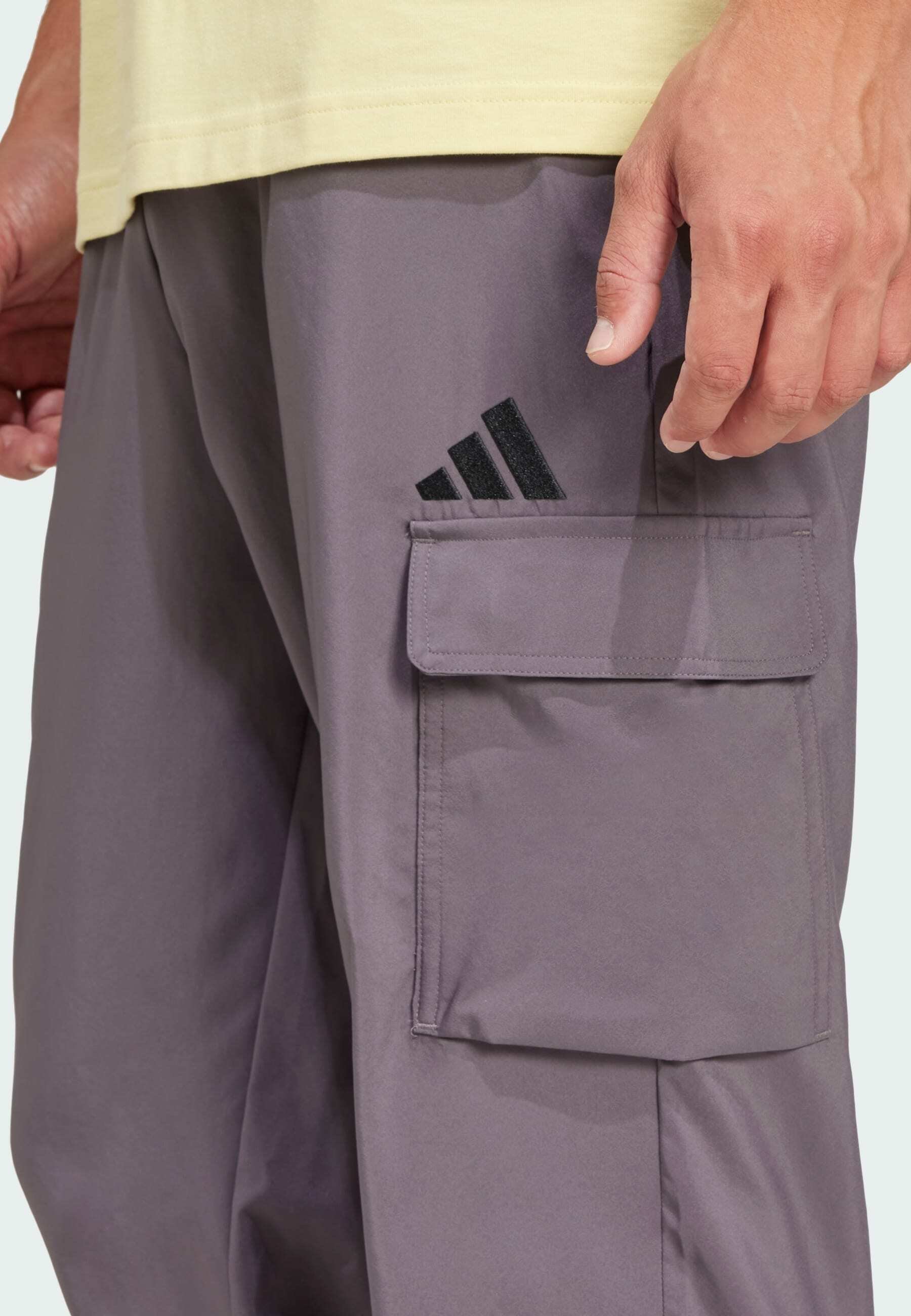adidas Performance ESSENTIALS SMALL CARGO - Pantalon cargo - gris anthracite noir