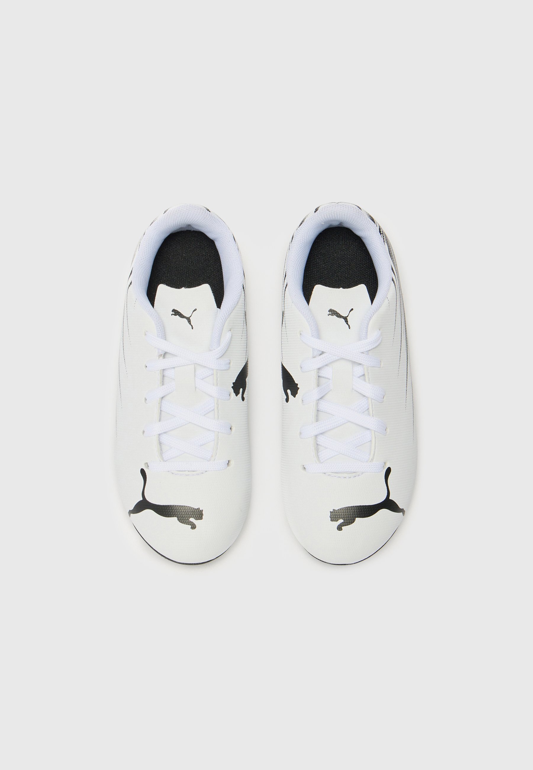Chaussures de football Puma ATTACANTO II pour terrain ferme - blanc/noir