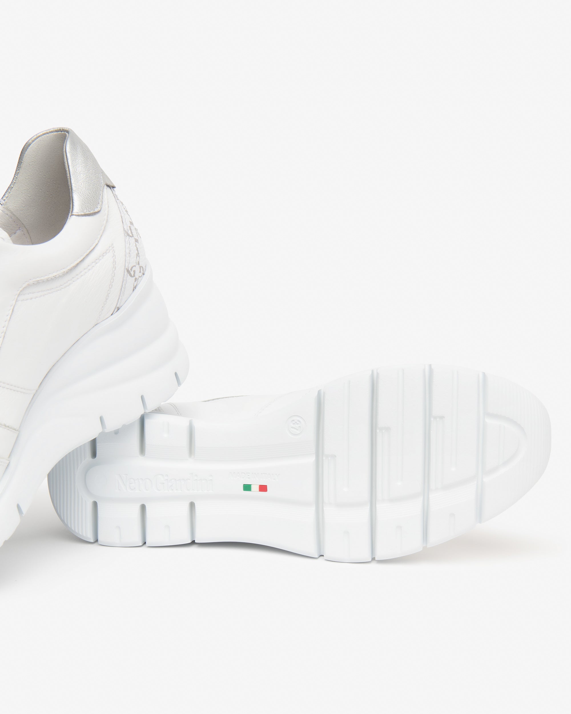  Damen-Sneaker aus Leder und Funktionsmaterial