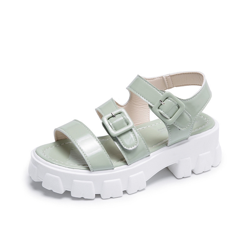 Sandali da spiaggia con tacco grosso e plateau 2021 Scarpe estive da donna con fibbia bianche e nere Scarpe estive alla moda Sandali con punta aperta