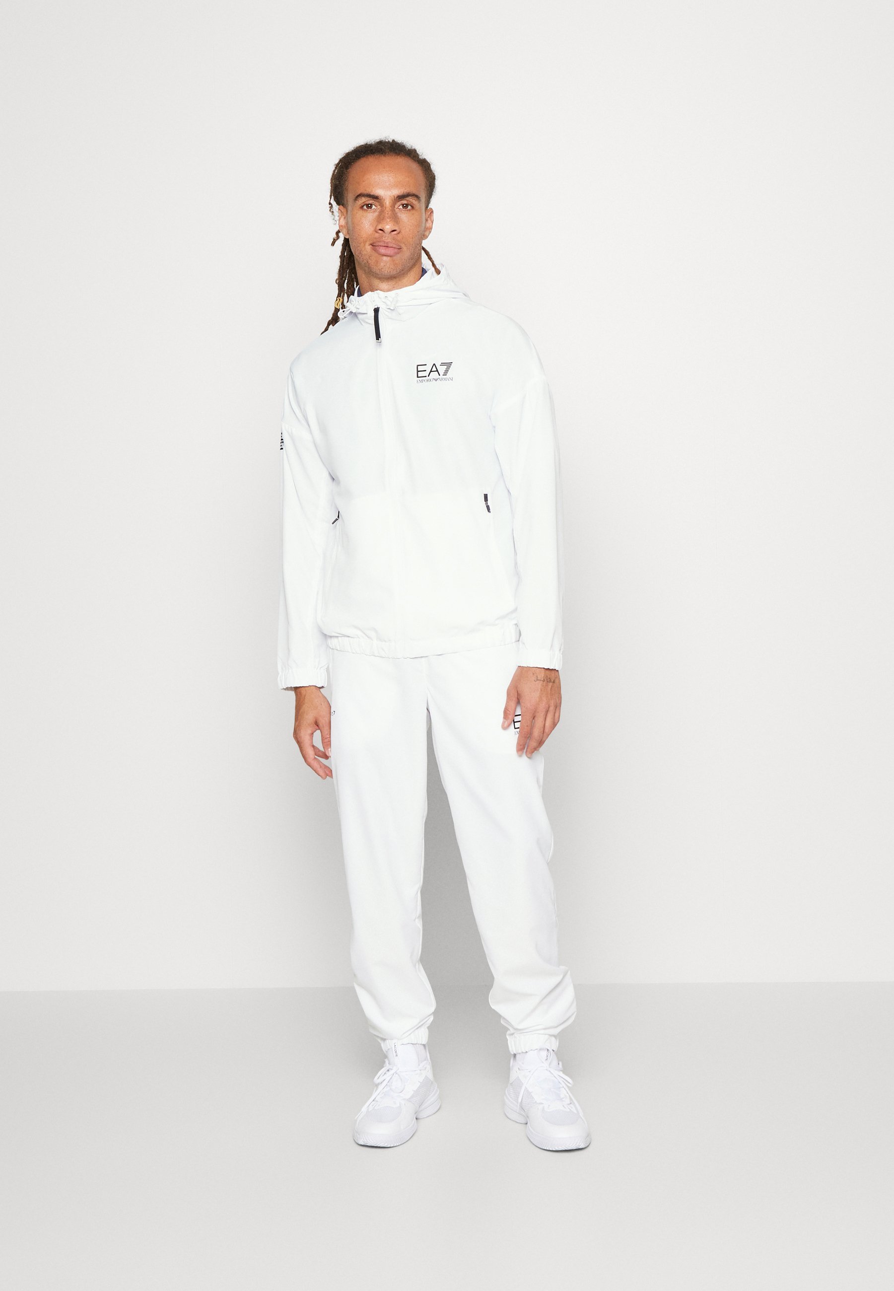 Tepláková souprava EA7 Emporio Armani - bílá