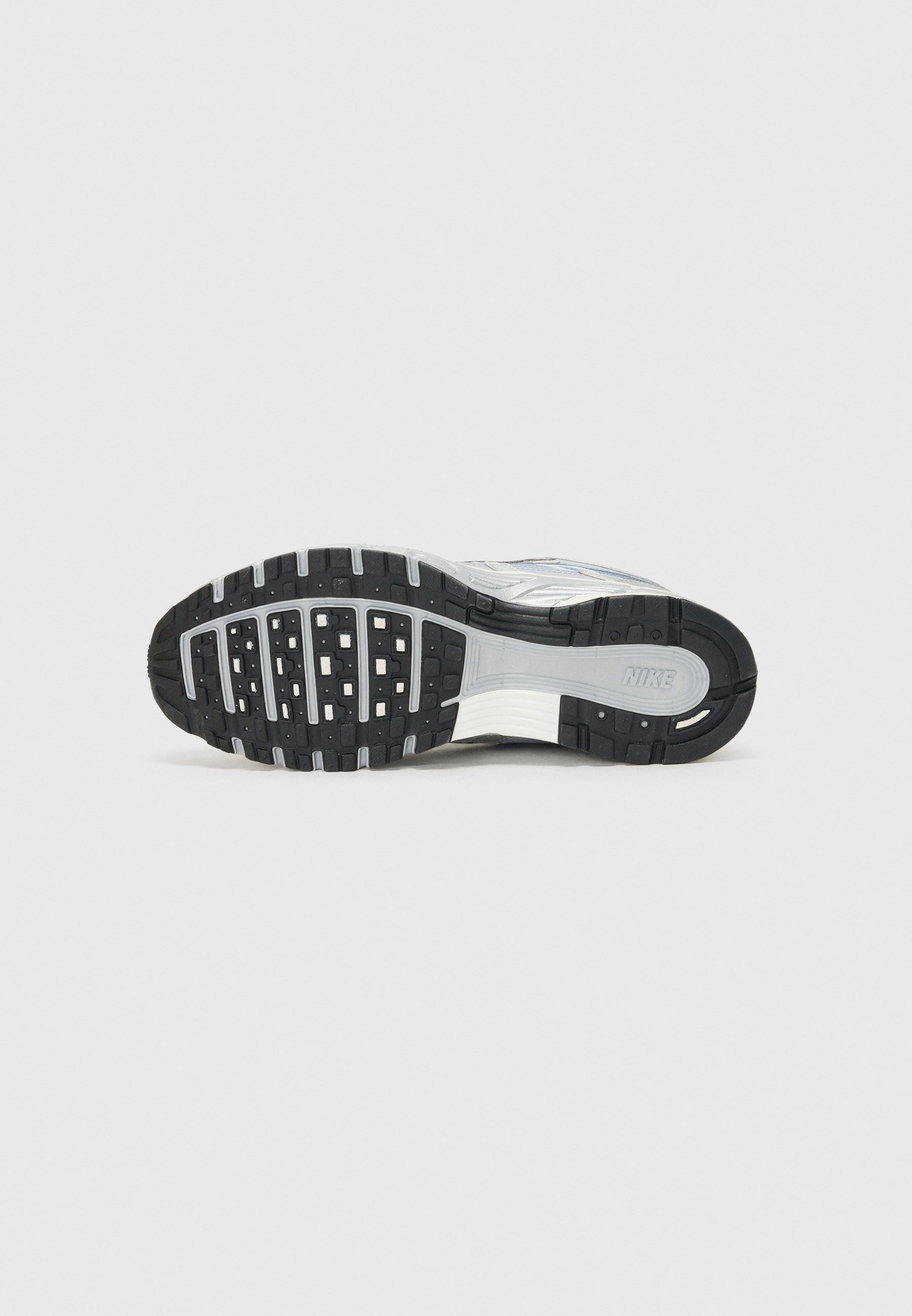 Niskie buty sportowe Nike Sportswear