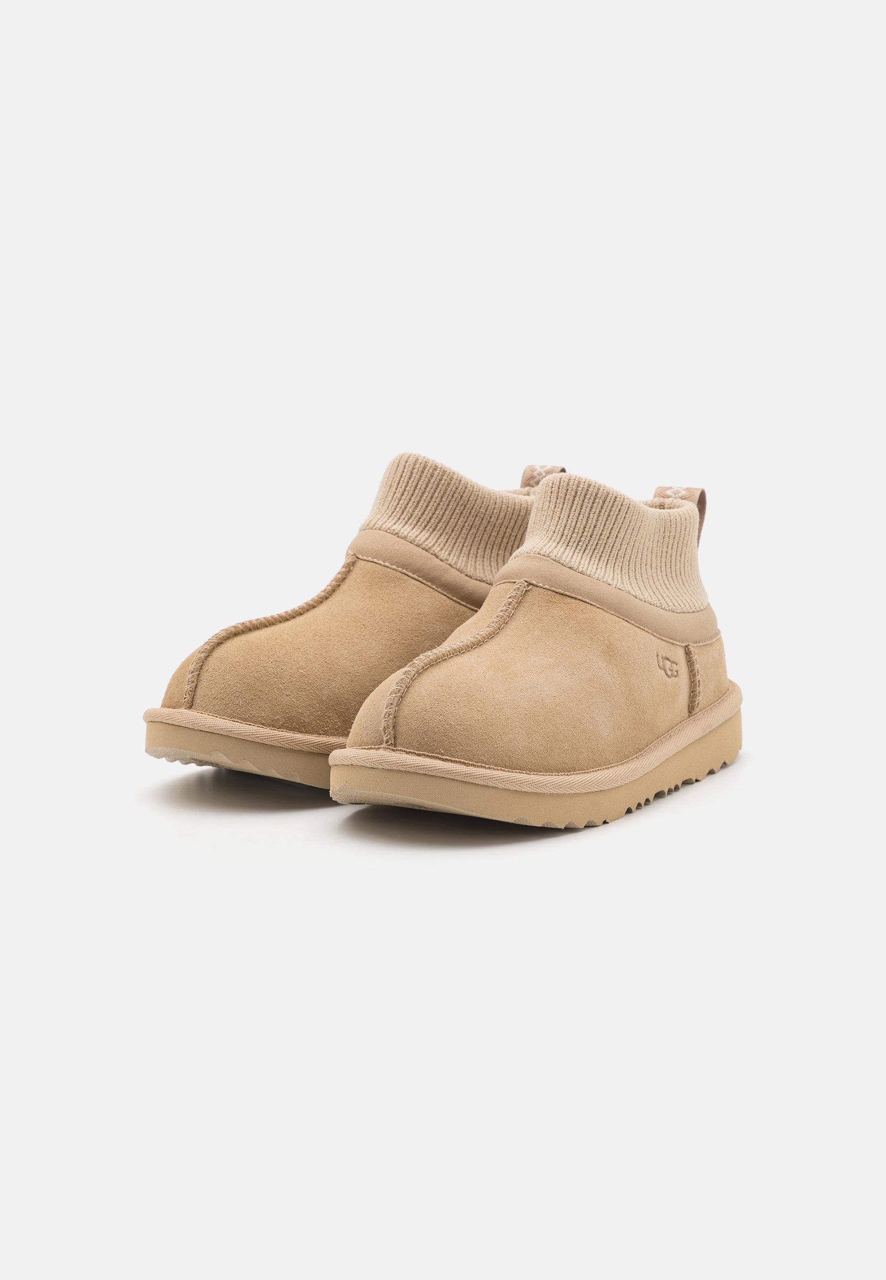 UGG CLASSIC ULTRA UNISEX - Klasické kotníkové boty - black