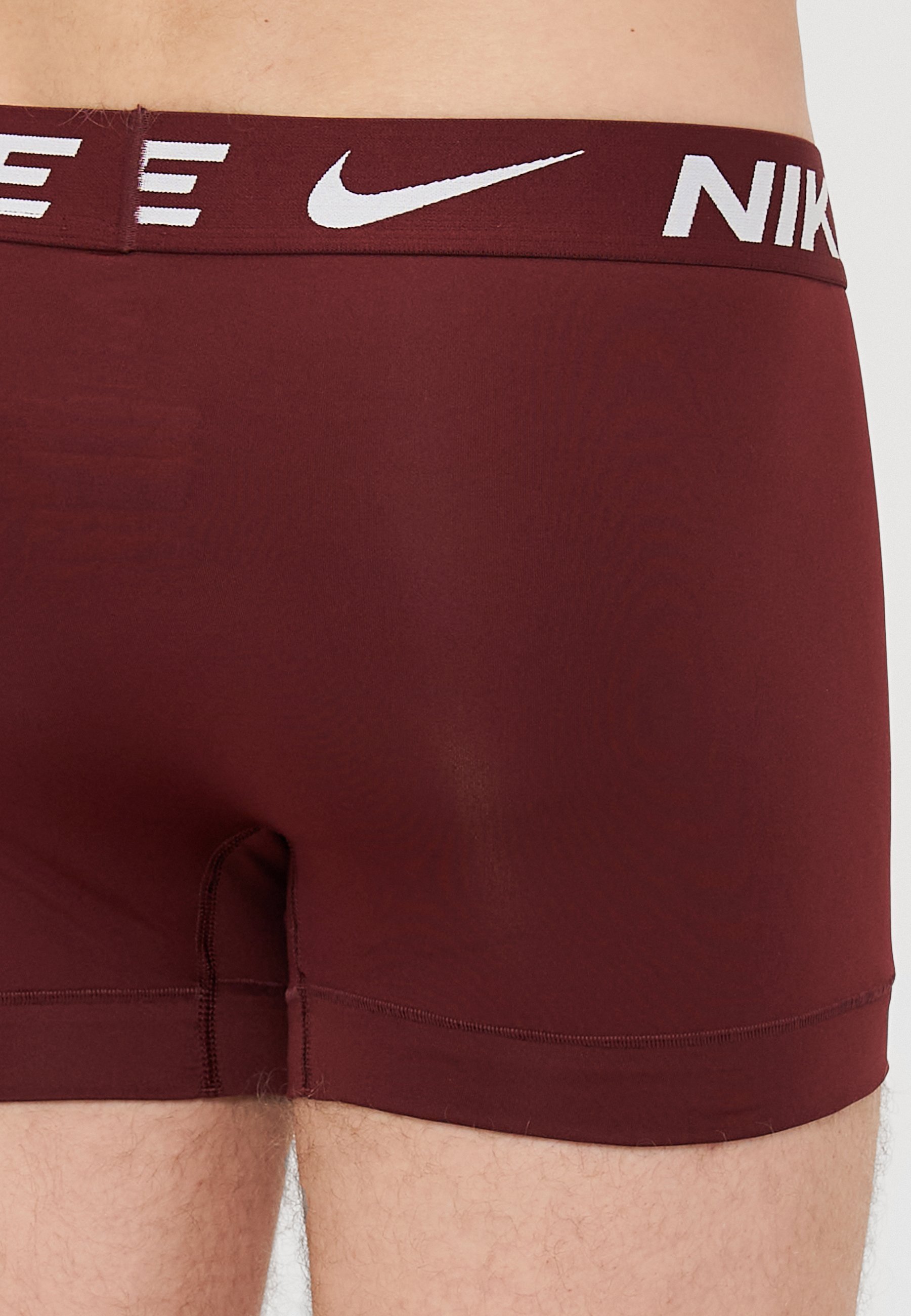 Nike Underwear ESSENTIAL TRUNK 3 PACK - Pánske boxerky - svetová indigová/uni červená/tmavá tímová červená
