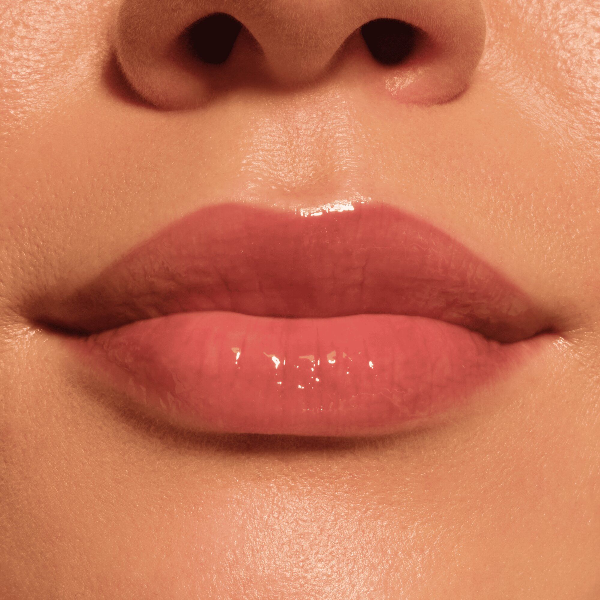 „Gloss Obsessed“ lūpų glazūra Lūpų blizgiai ir blizgesiai