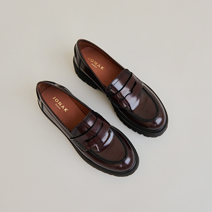 Mocassins à semelles crantées  en cuir glacé bordeaux