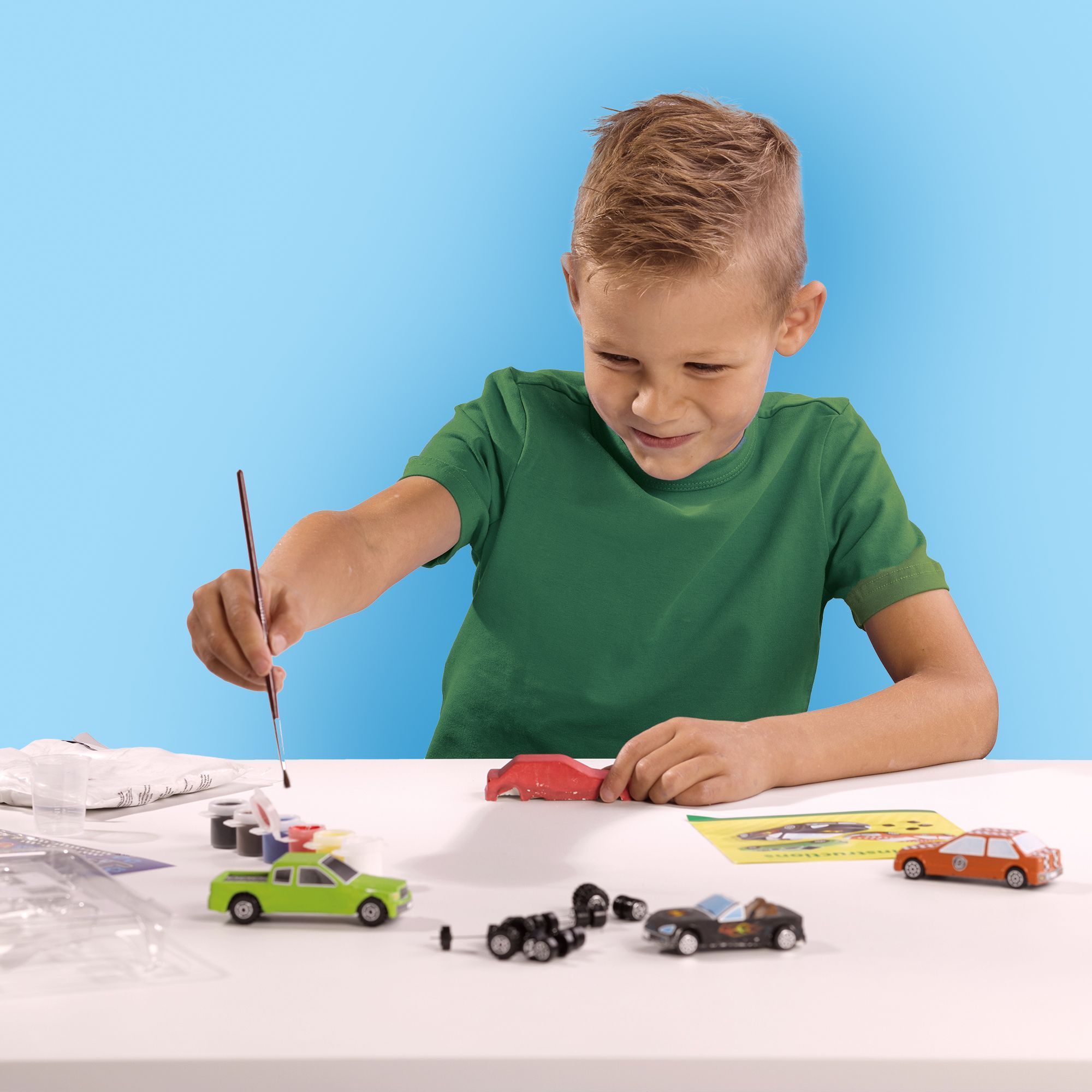 Moulage et peinture - SES CREATIVE - Hobby Blue - Voitures - Stimule la créativité - 6 peintures incluses - Age : 5+