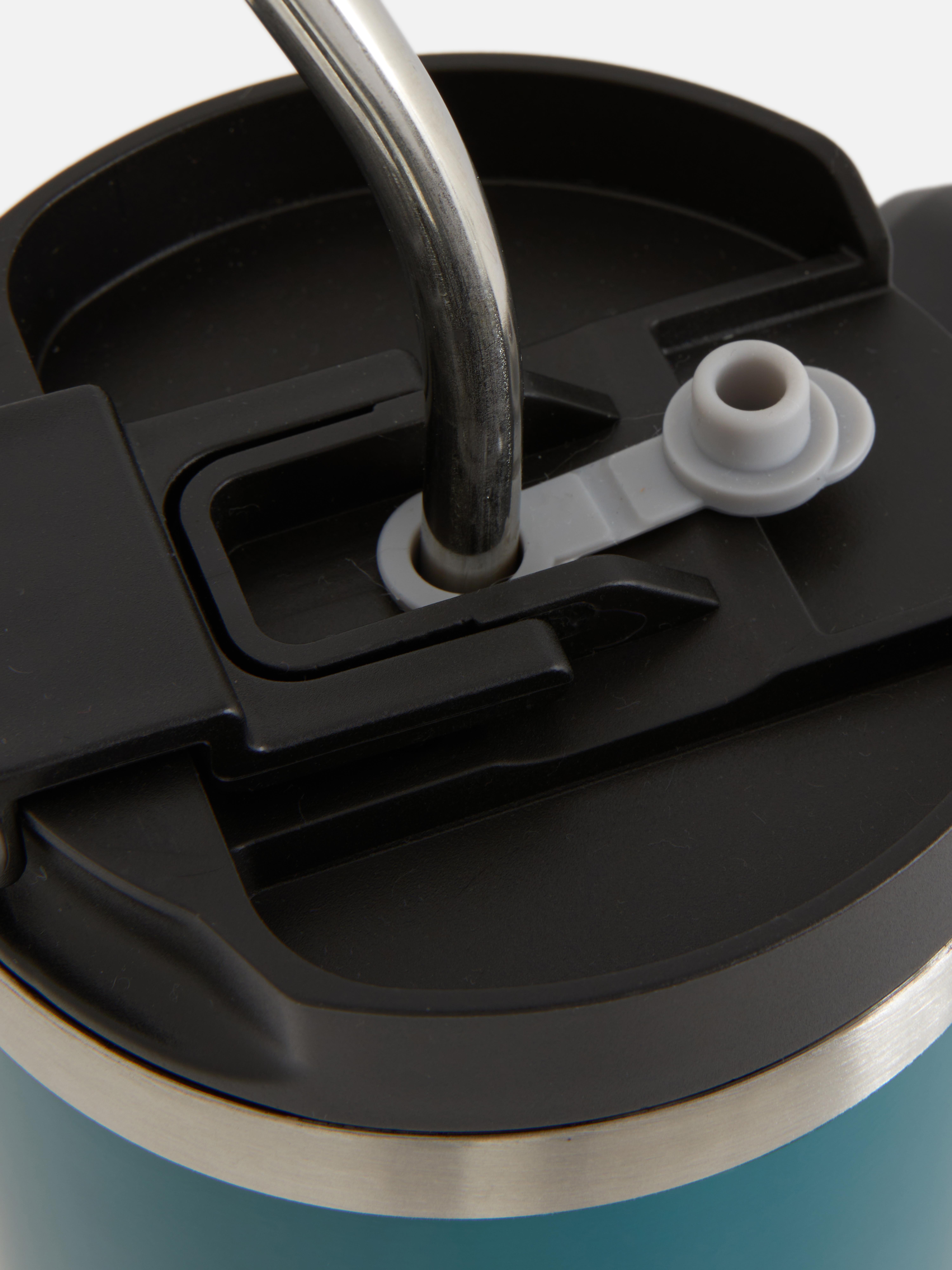 Cană de călătorie din oțel inoxidabil cu pai 1180 ml Potolește-ți setea cu stil cu această cană mare de călătorie de peste un litru.