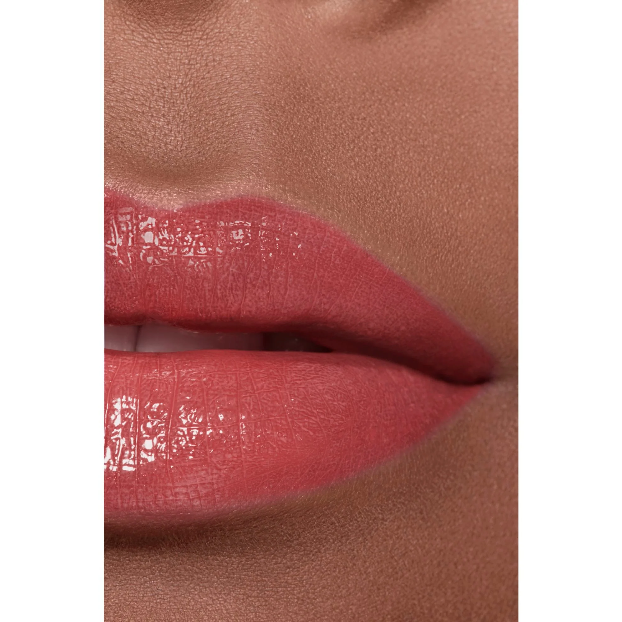ROUGE COCO FLASH - COLORE, BRILLANTEZZA E INTENSITÀ IN UN FLASH