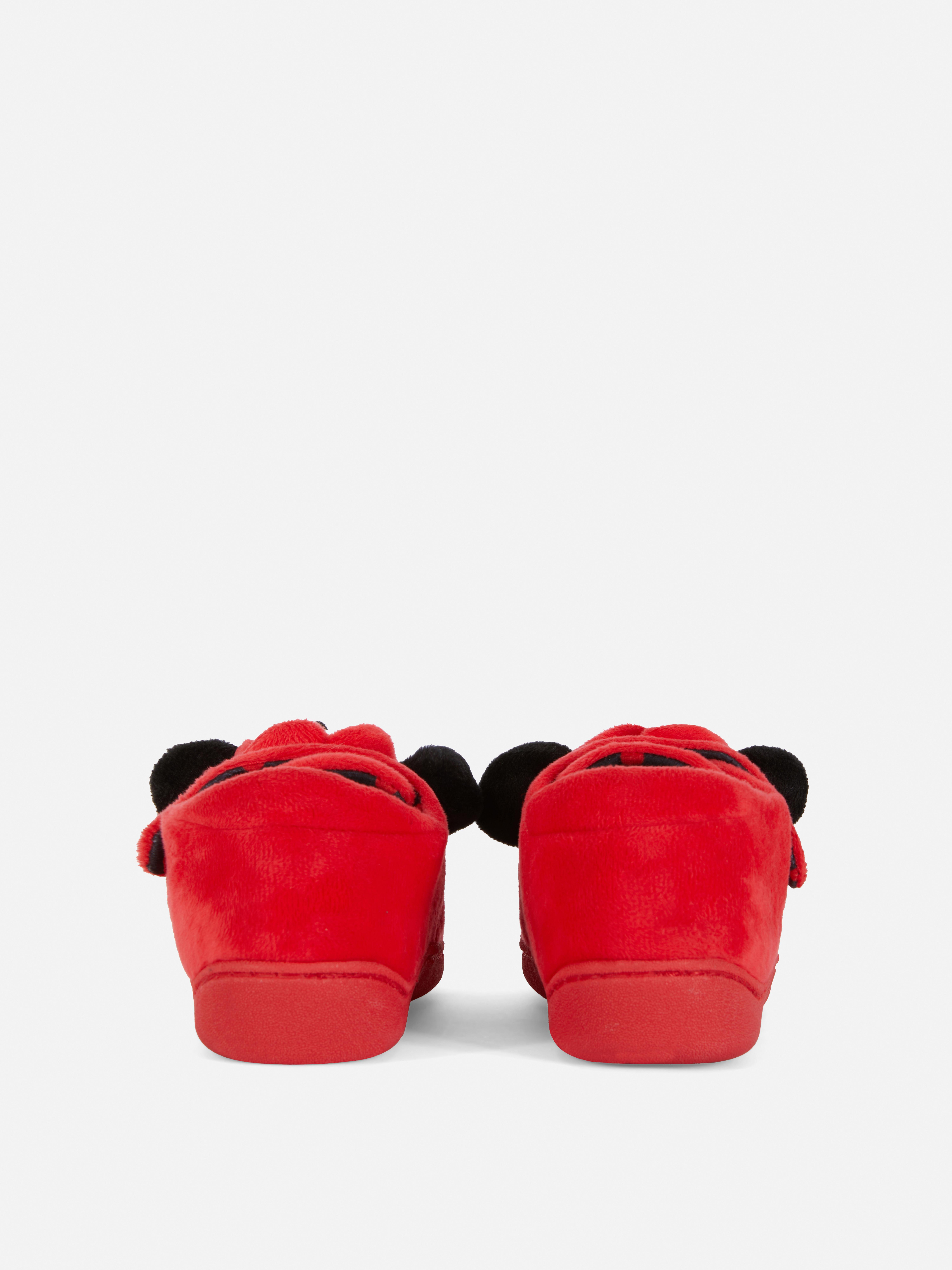 Disney Minnie Mouse papucsok Ezek a tépőzáras Disney papucsok csésze talppal rendelkeznek.