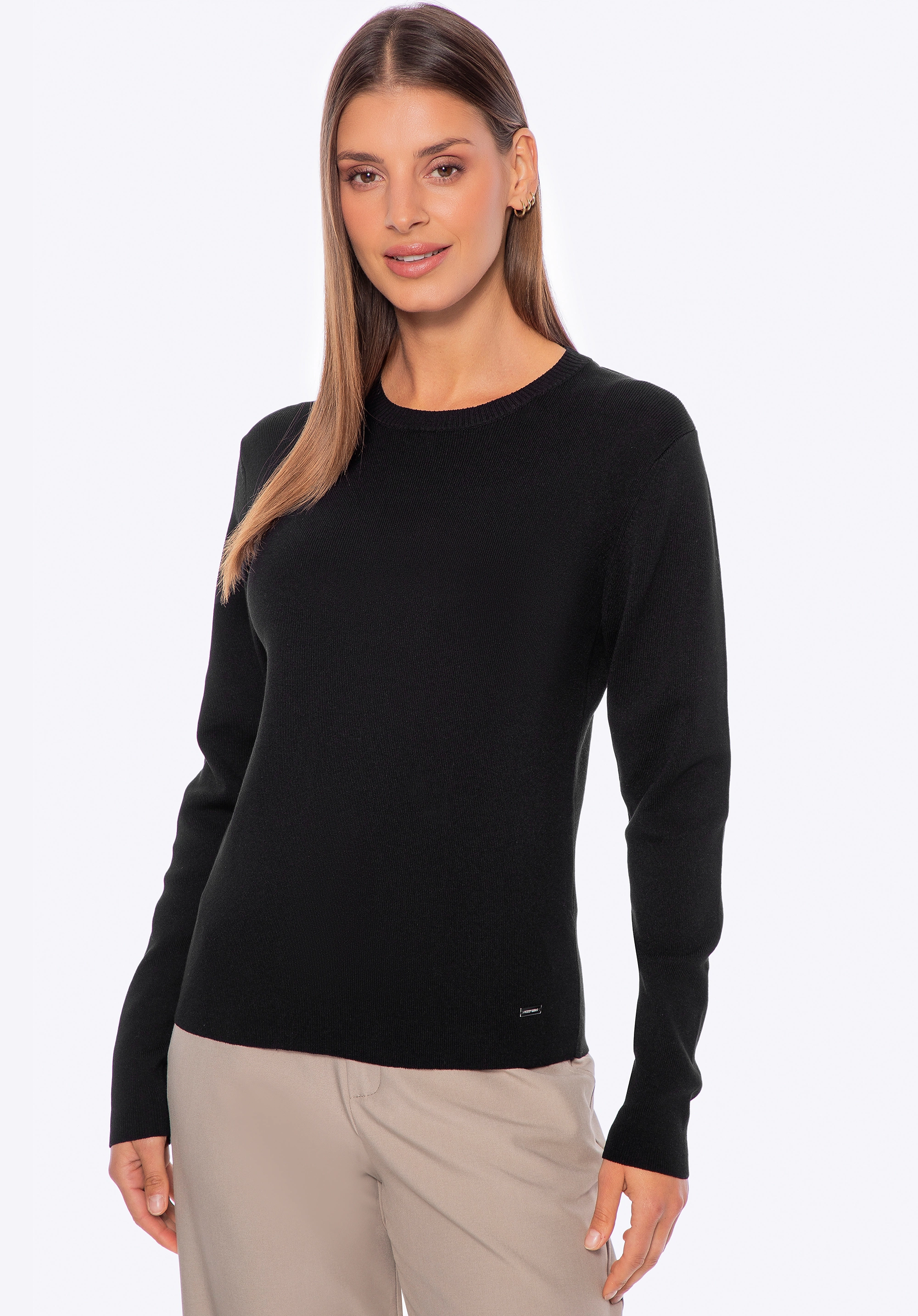 Uniwersalny sweter damski czarny