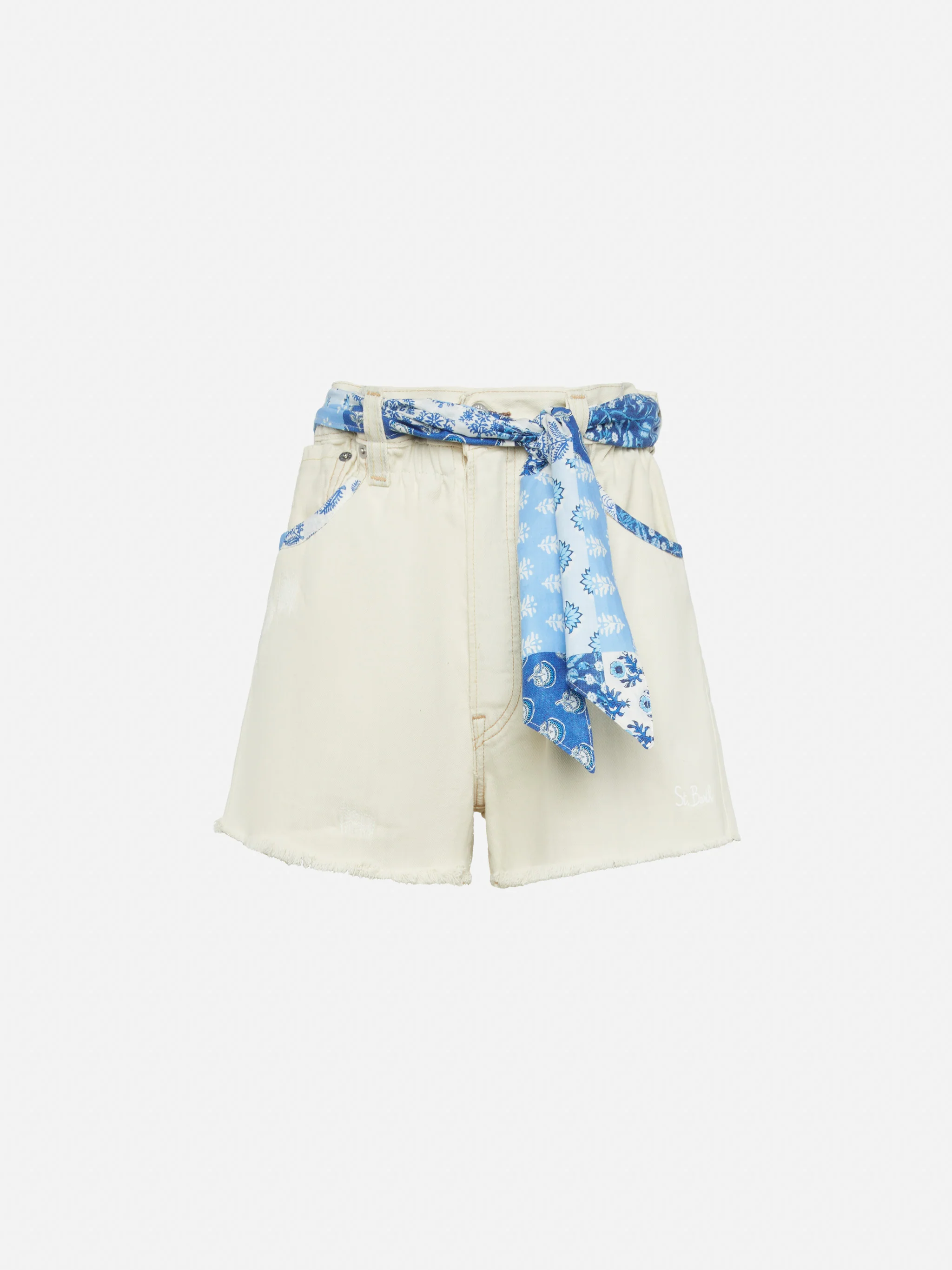 Arizona shorts in denim upcycled con patch