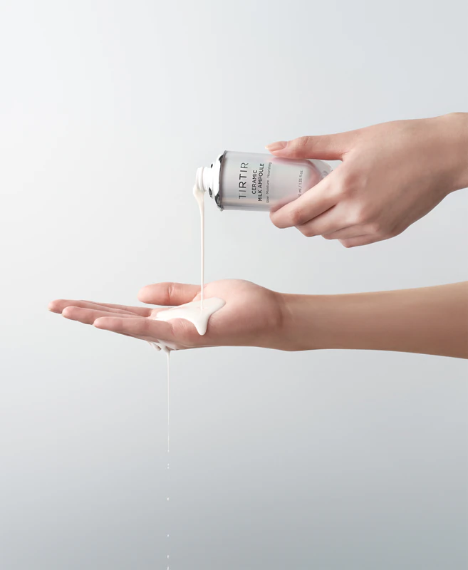 TIRTIR Ceramic Milk Ampoule kosteuttava kasvoseerumi kirkastavalla vaikutuksella