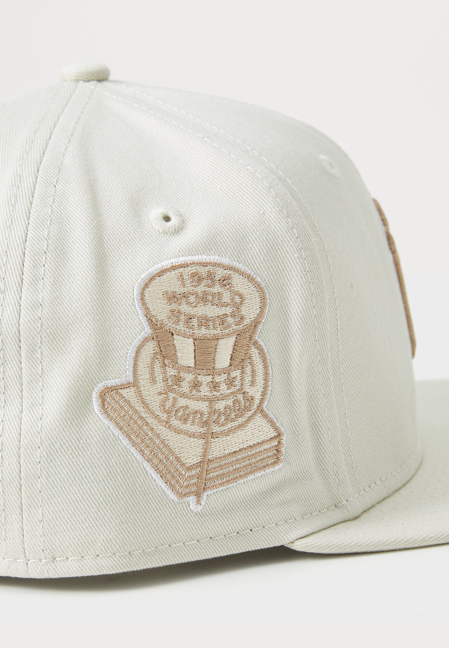 New Era petten