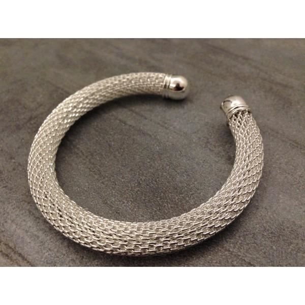 Bracciale rigido da donna in argento con maglie rotonde