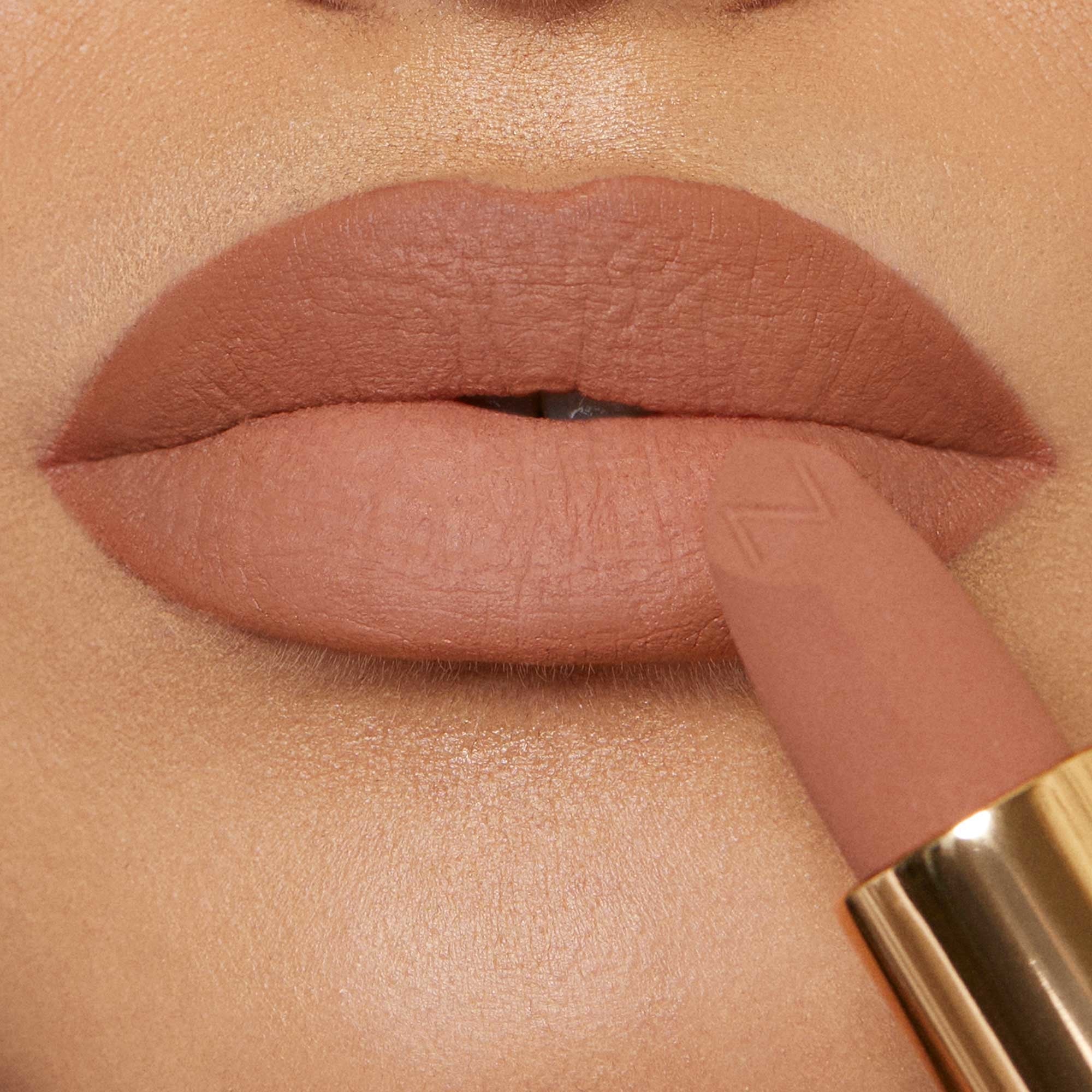 Labbra Matte Pleasure Lipstick - Rossetto mat, Rossetto