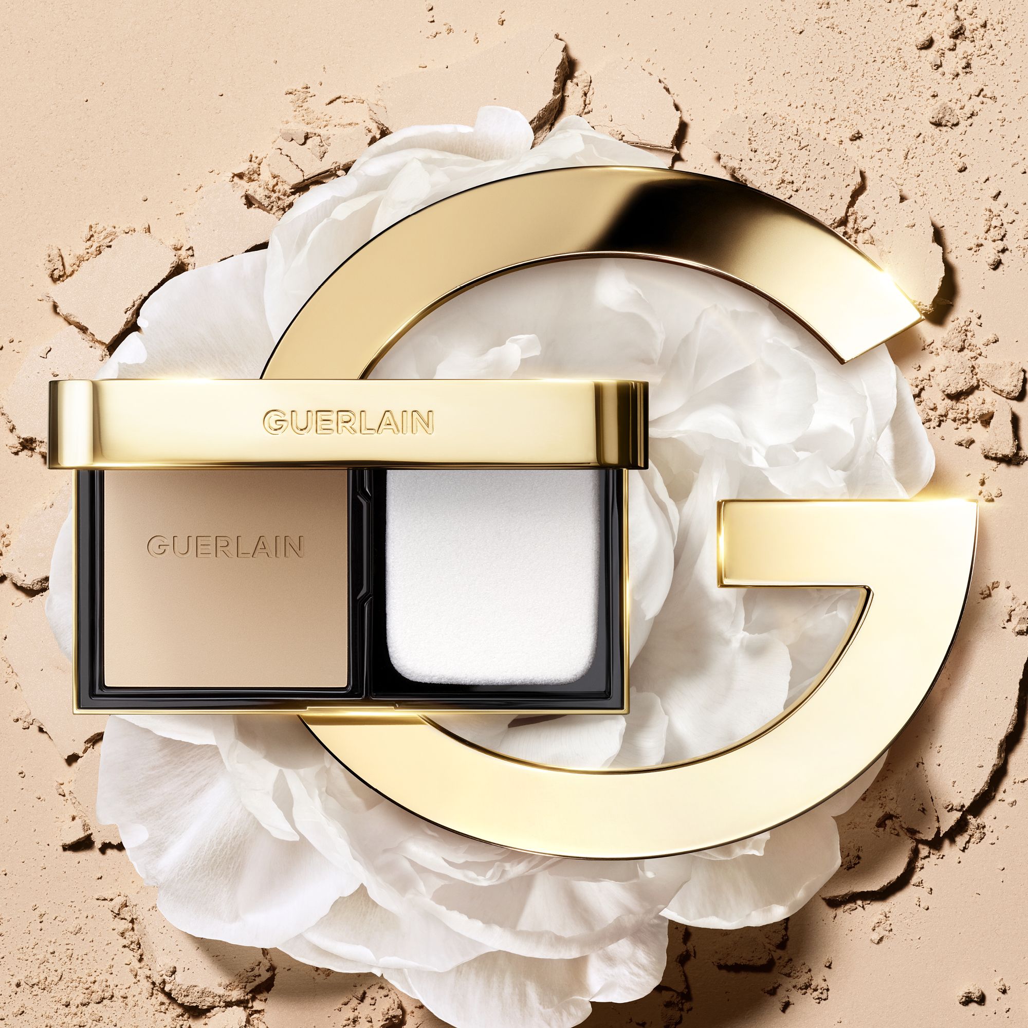 Parure Gold Compact FDT Luxusné podkladové bázy pod make-up