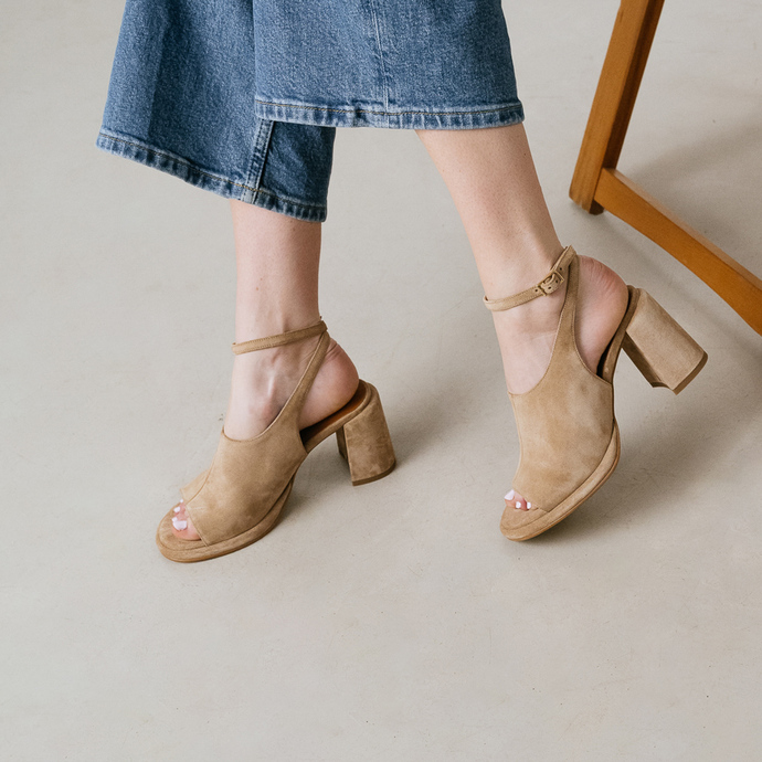 Sandales à talons hauts  en croute beige