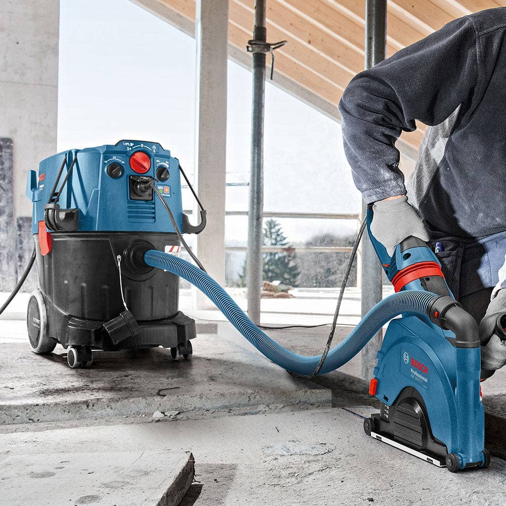 BOSCH 240 V 35 l Industriesauger Klasse M für Nass- und Trockenreinigung 06019C3140