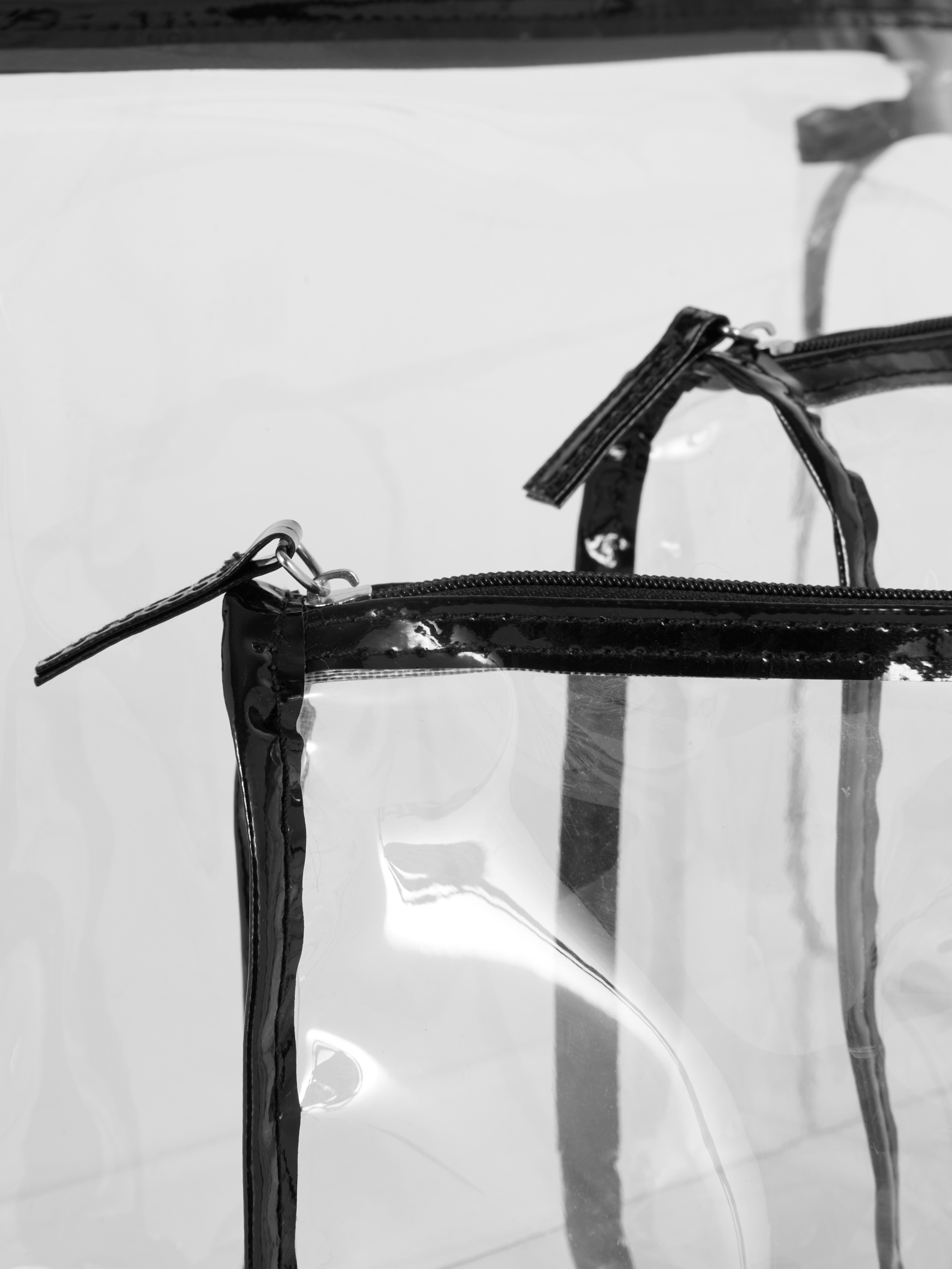 Truse de machiaj transparente, set de 3. Super practice, aceste truse de machiaj sunt disponibile în mai multe dimensiuni.