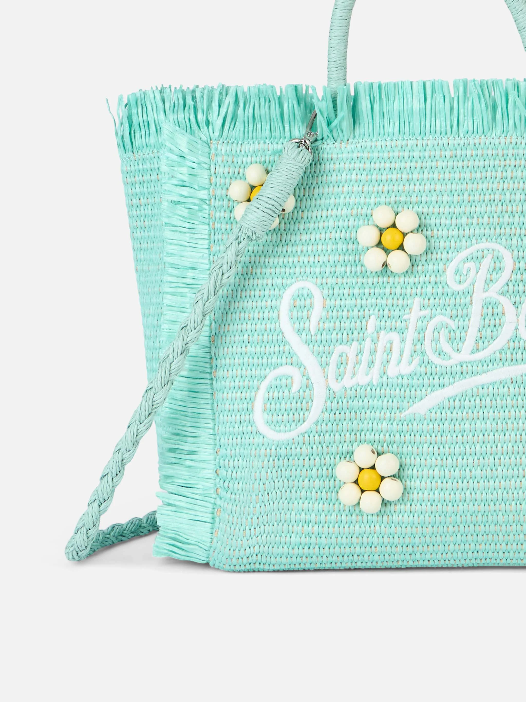 Colette rieten handtas in watergroen | Logo-borduurwerk | Witte en gele houten kralen in de vorm van bloemen, ritssluiting, afneembare schouderband | MC2 Saint Barth