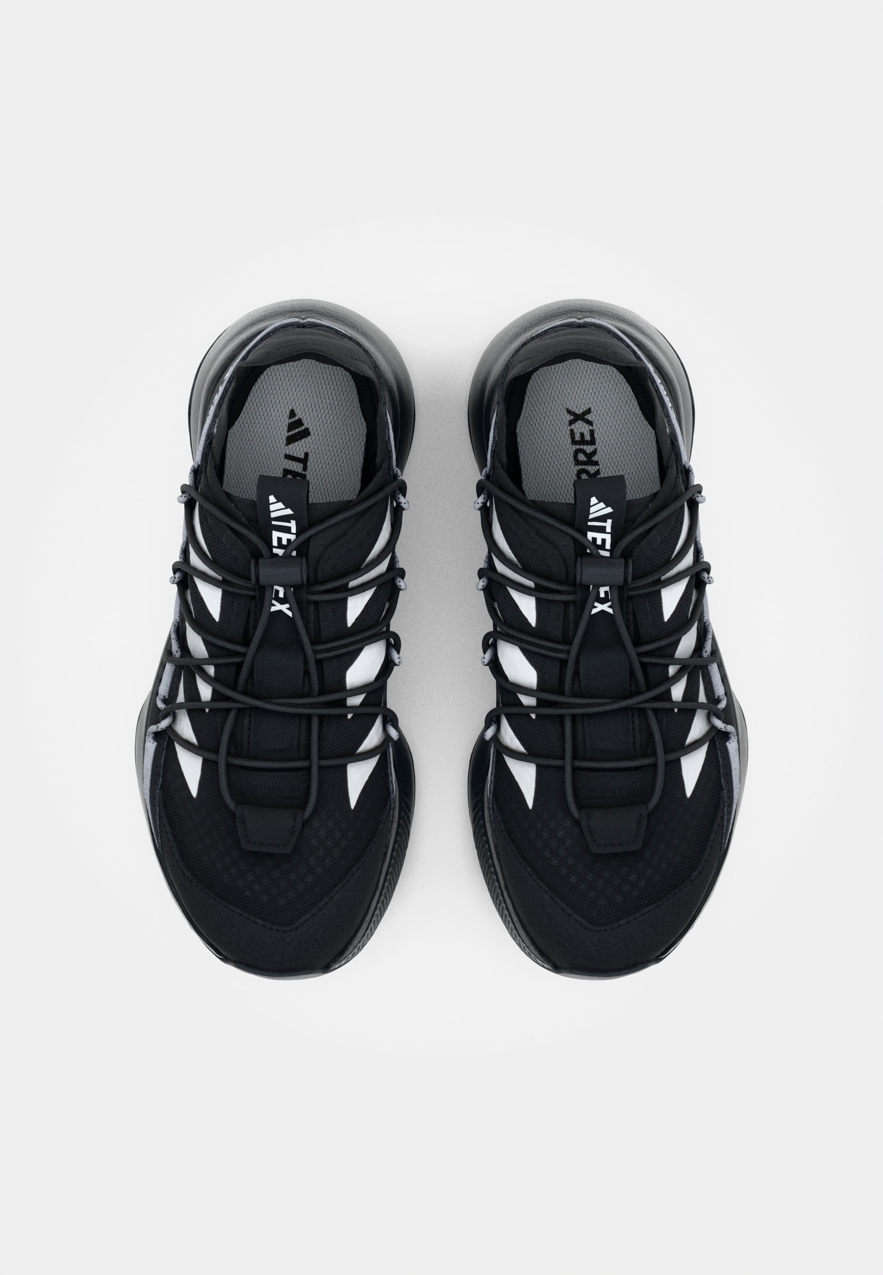 Adidas Terrex VOYAGER 21 TRAVEL - Planinarske cipele - jezgra crna kreda bijela siva dvije