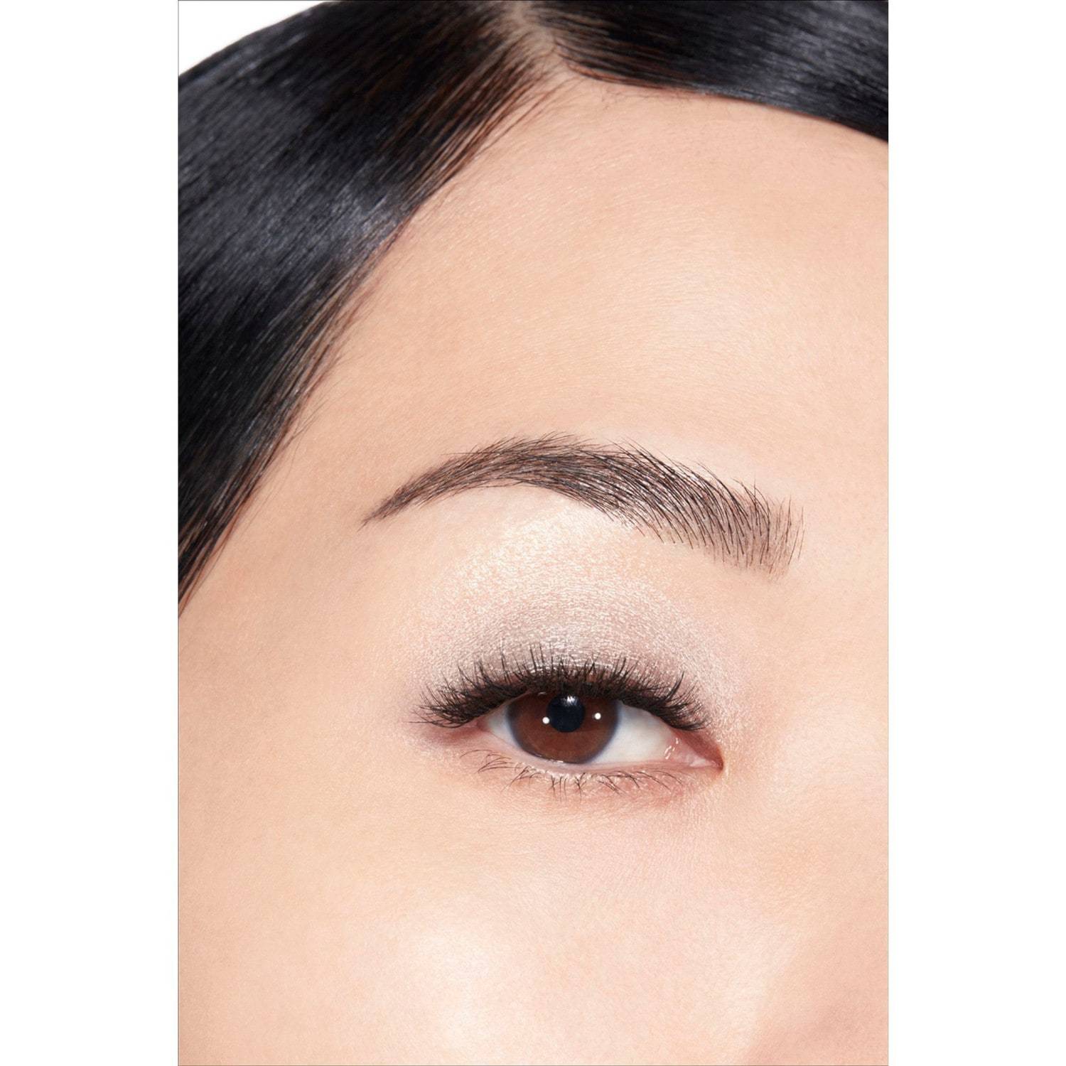 Očné tiene CHANEL OMBRE ESSENTIELLE - 2,2 g