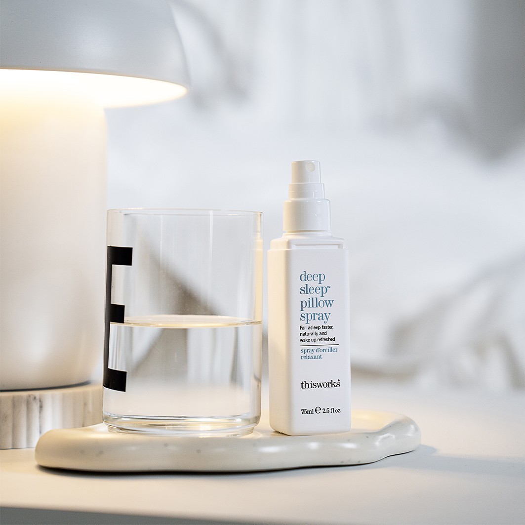 This Works sprej za jastuk za duboki san - 75 ml
