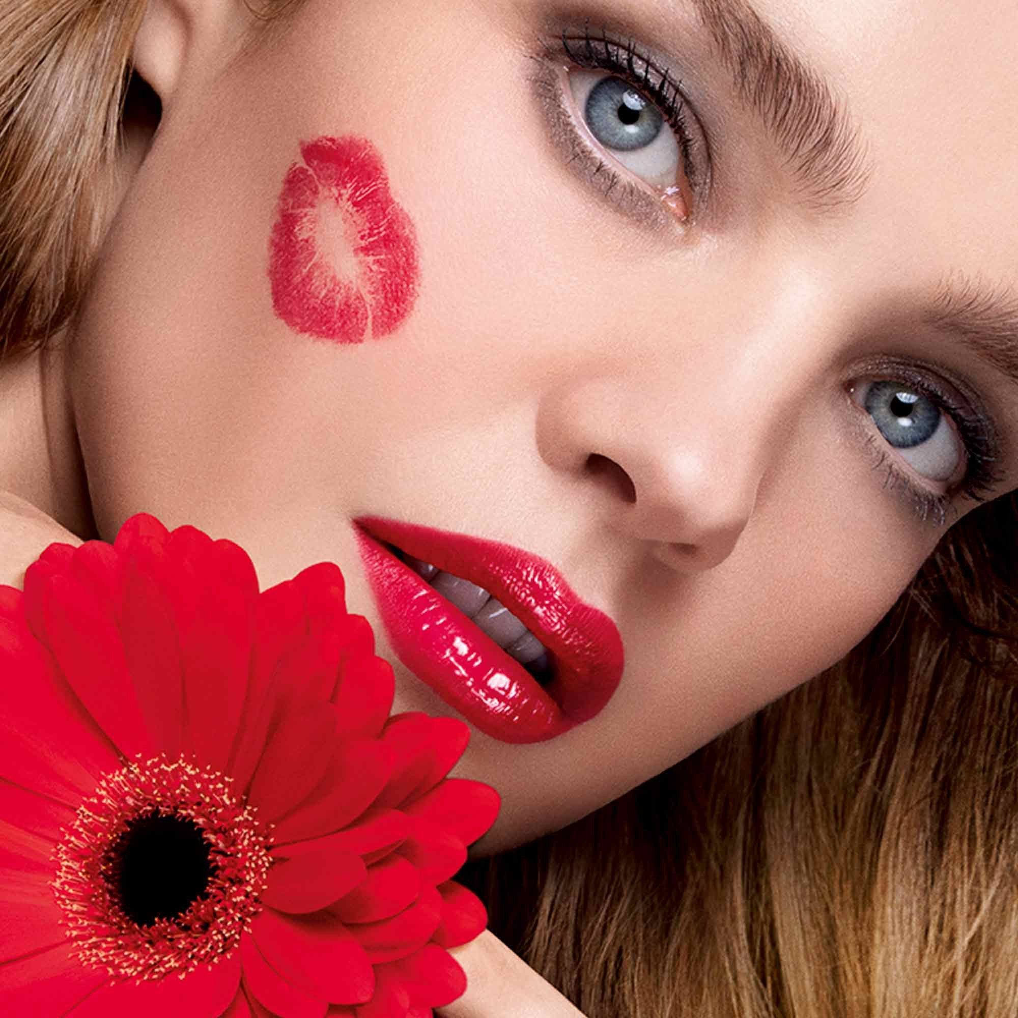 Rúž Kiss Kiss Shine Bloom Luxusné rúže