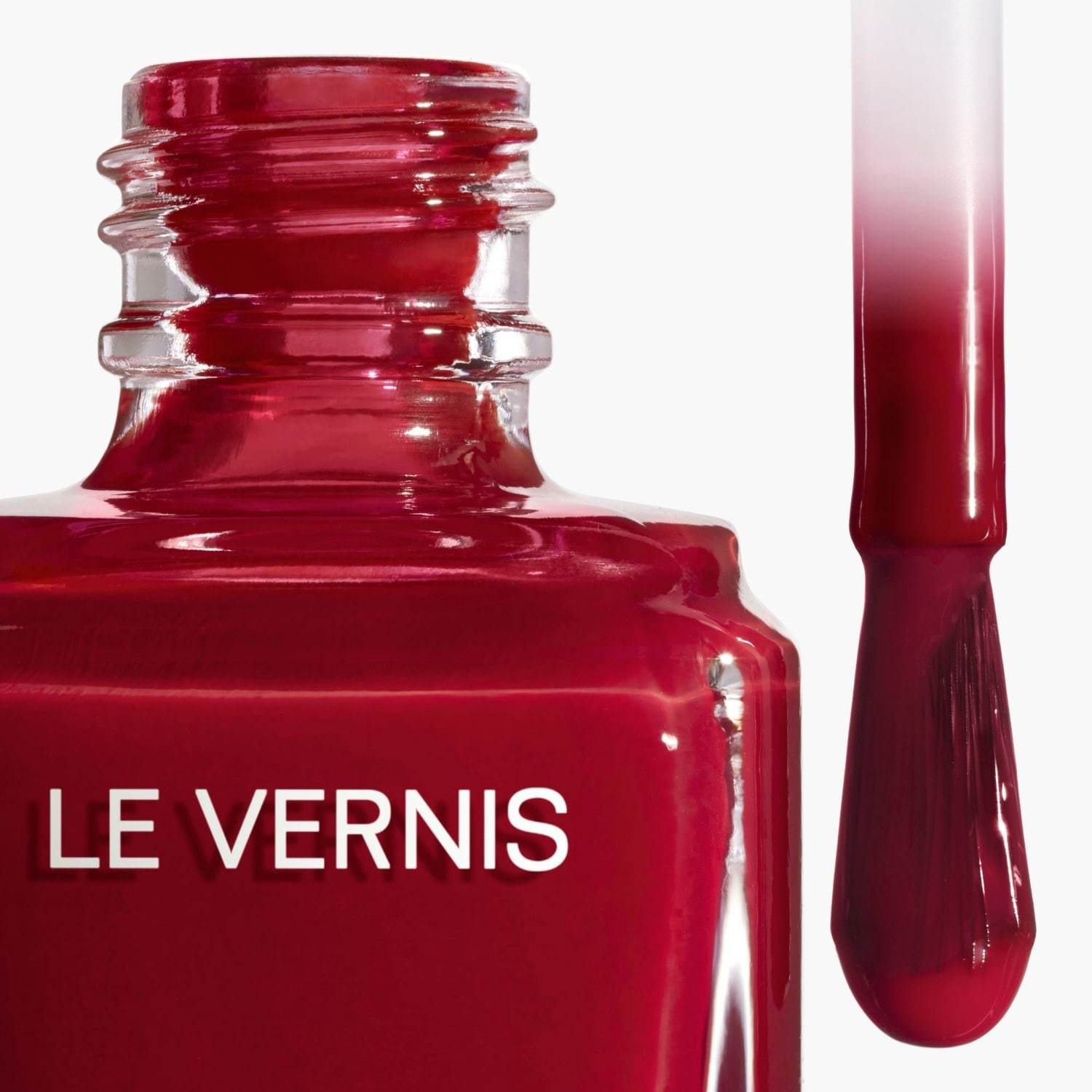 CHANEL nagų lakas LE VERNIS ILGAI IŠLIEKANTI SPALVA IR BLYKSĖJIMAS - 13 ml